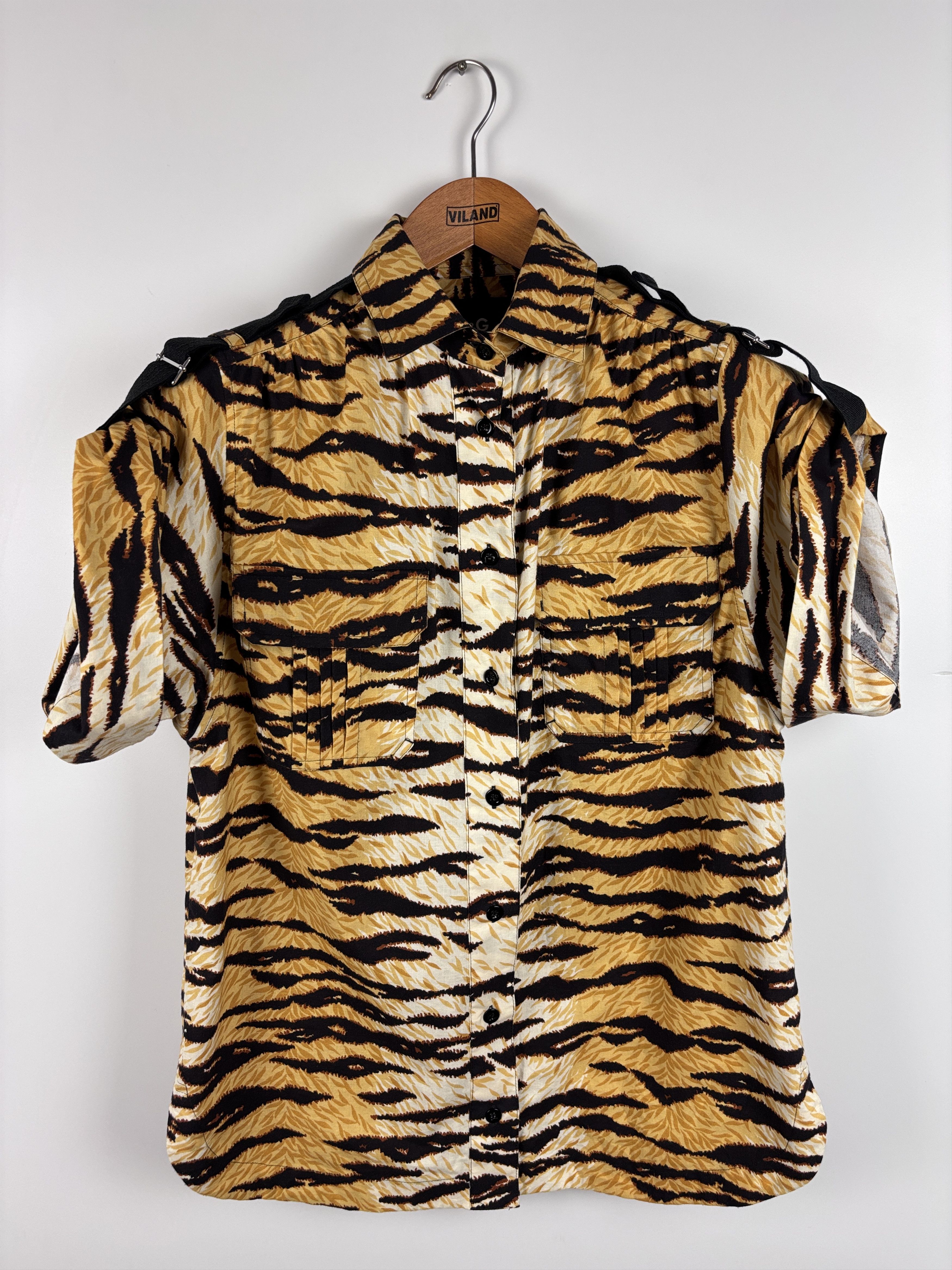 Dolce & Gabbana Dolce & Gabbana Tiger Print Short Sleeve Button Shirt 44 Size M / US 6-8 / IT 42-44 - 1 Thumbnail