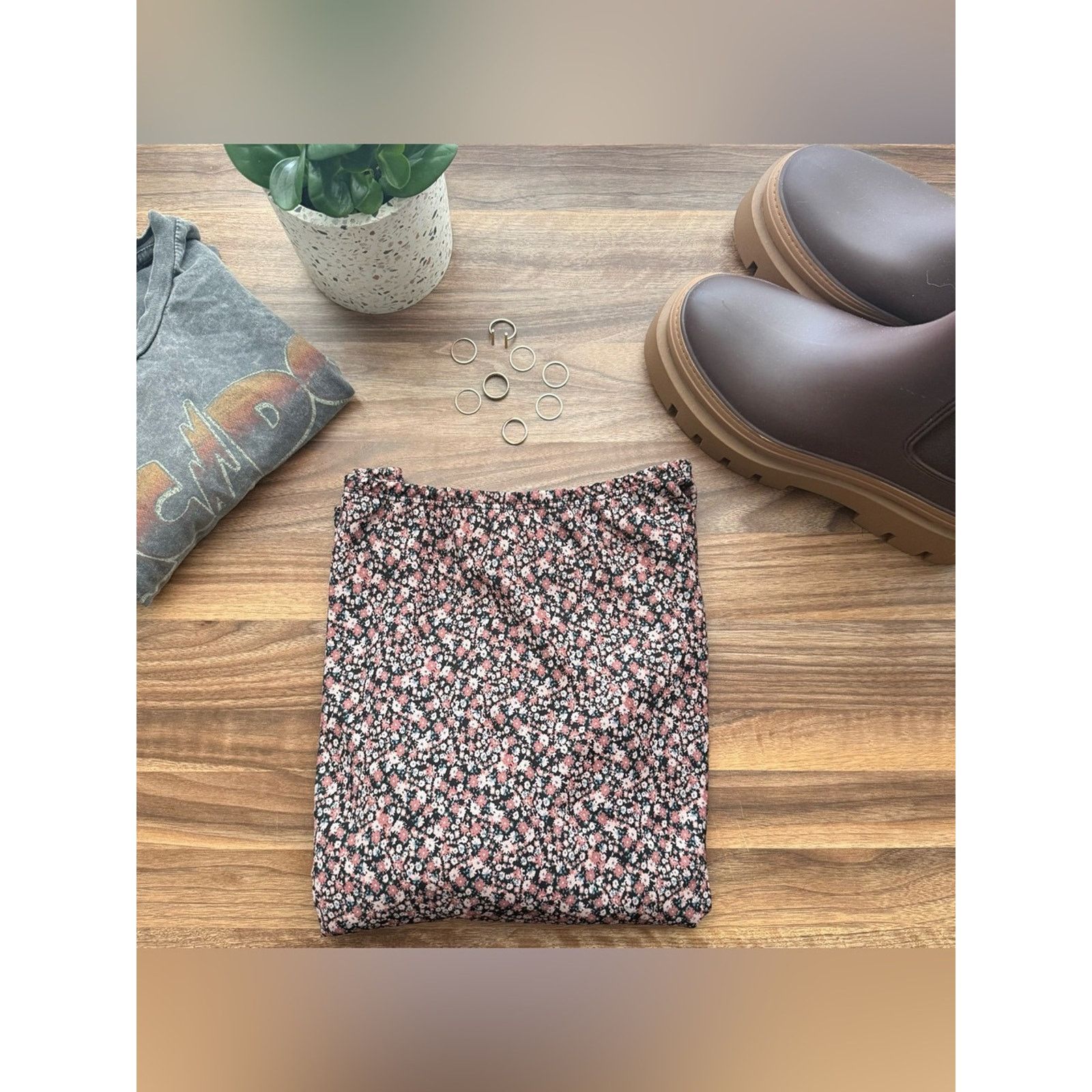 Rsq Femme Grunge Midi Ditsy Floral Skirt Size 28" / US 6 / IT 42 - 1 Thumbnail