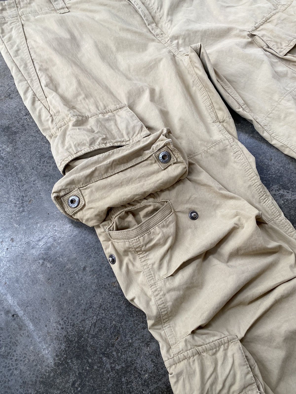 Gap Vintage Gap Multi Pocket Cargo Pants Size US 33 - 9 Thumbnail
