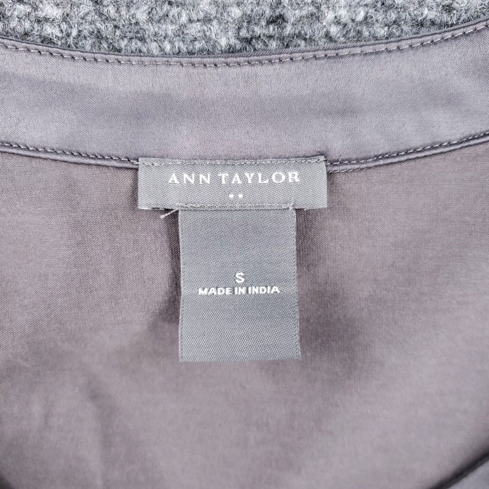 Ann Taylor Ann Taylor Gray Scoop Neck Sleeveless Pleated Tank Shirt Top Womens S Small Size S / US 4 / IT 40 - 7 Thumbnail