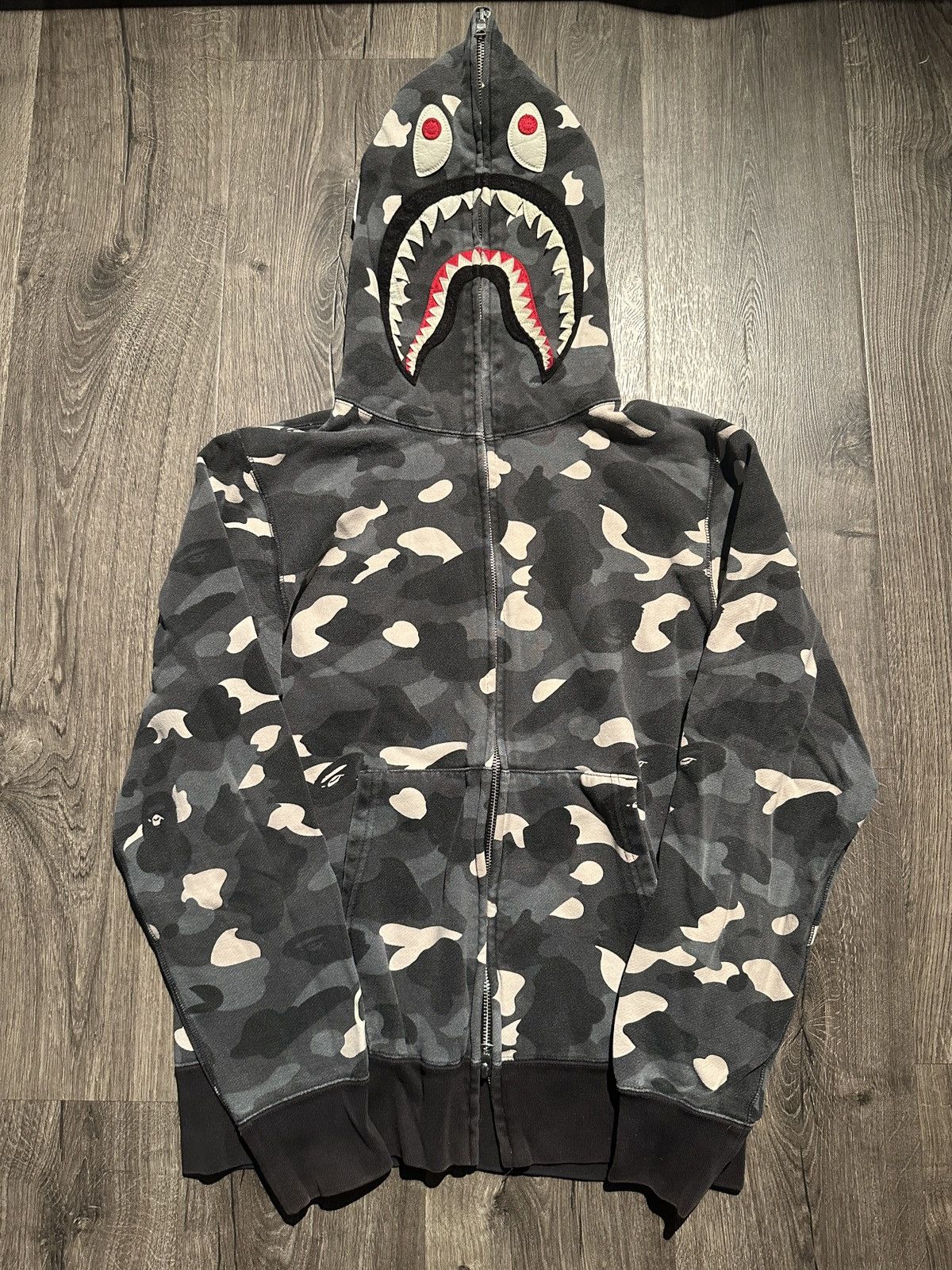 Bape hoodie glow 2024 in the dark