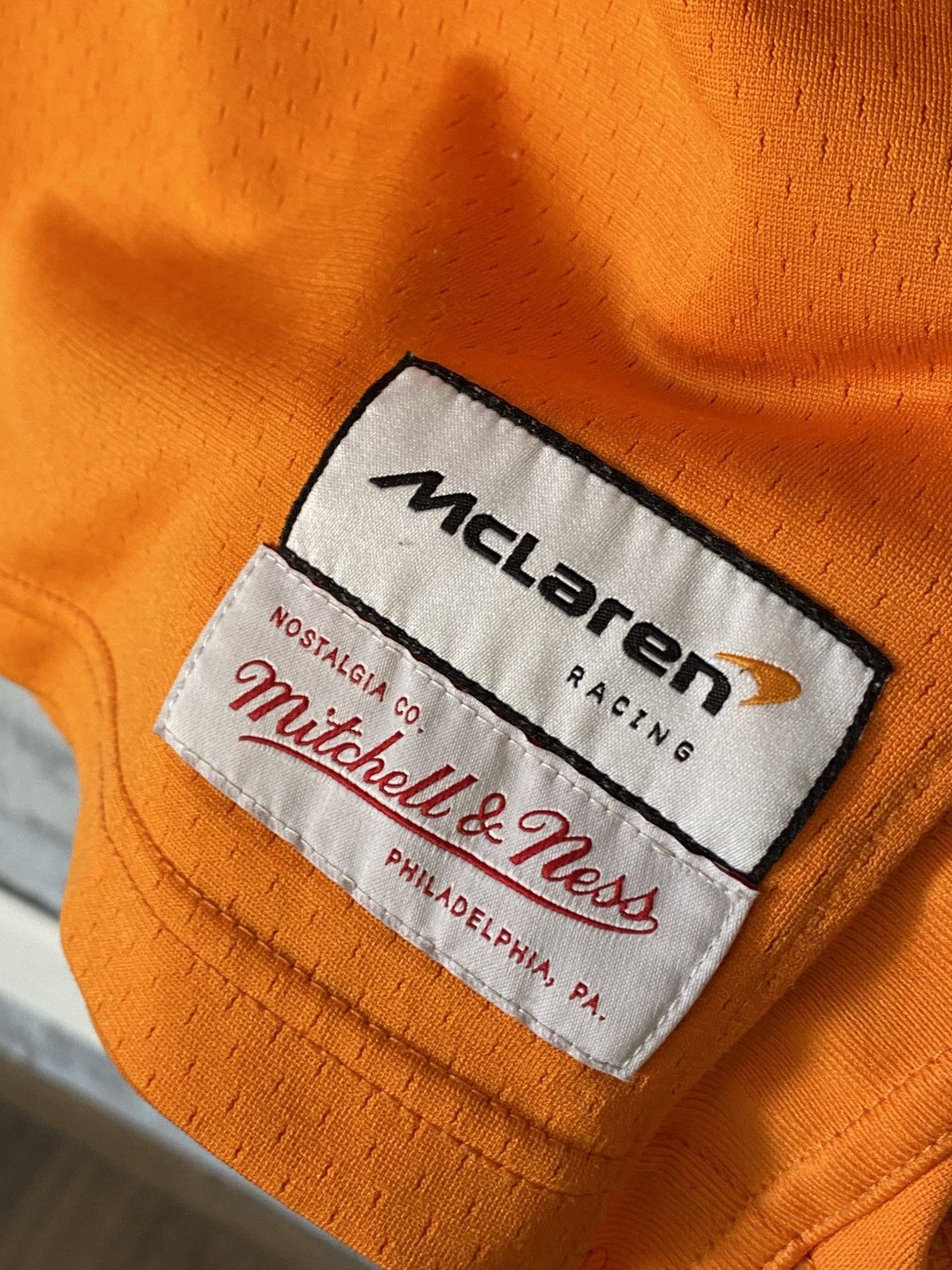 Malcolm McLaren × Mitchell & Ness × NFL McLaren x Mitchell& Ness F1 Lando Norris NFL Jersey #4 F1 Size US XL / EU 56 / 4 - 5 Thumbnail