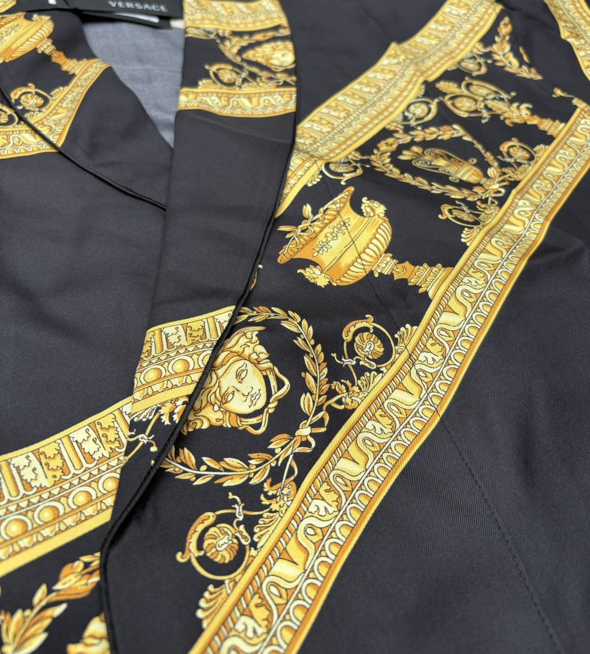 Versace Versace Black / Gold Baroque Silk Robe Size US L / EU 52-54 / 3 - 4 Thumbnail