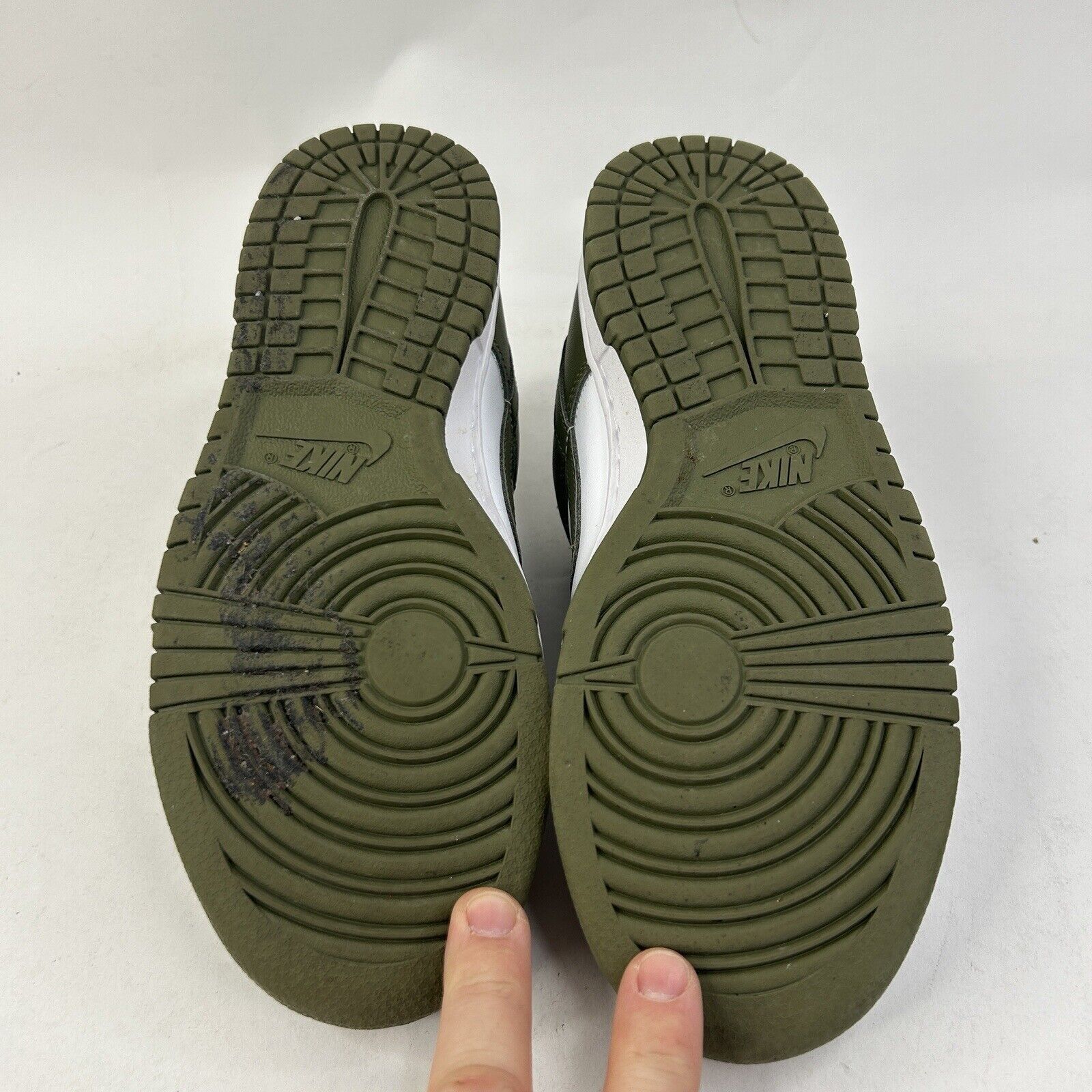 Nike Nike Dunk Low WMNS “Medium Olive/Green White” 2024 Size US 7 / IT 37 - 6 Thumbnail