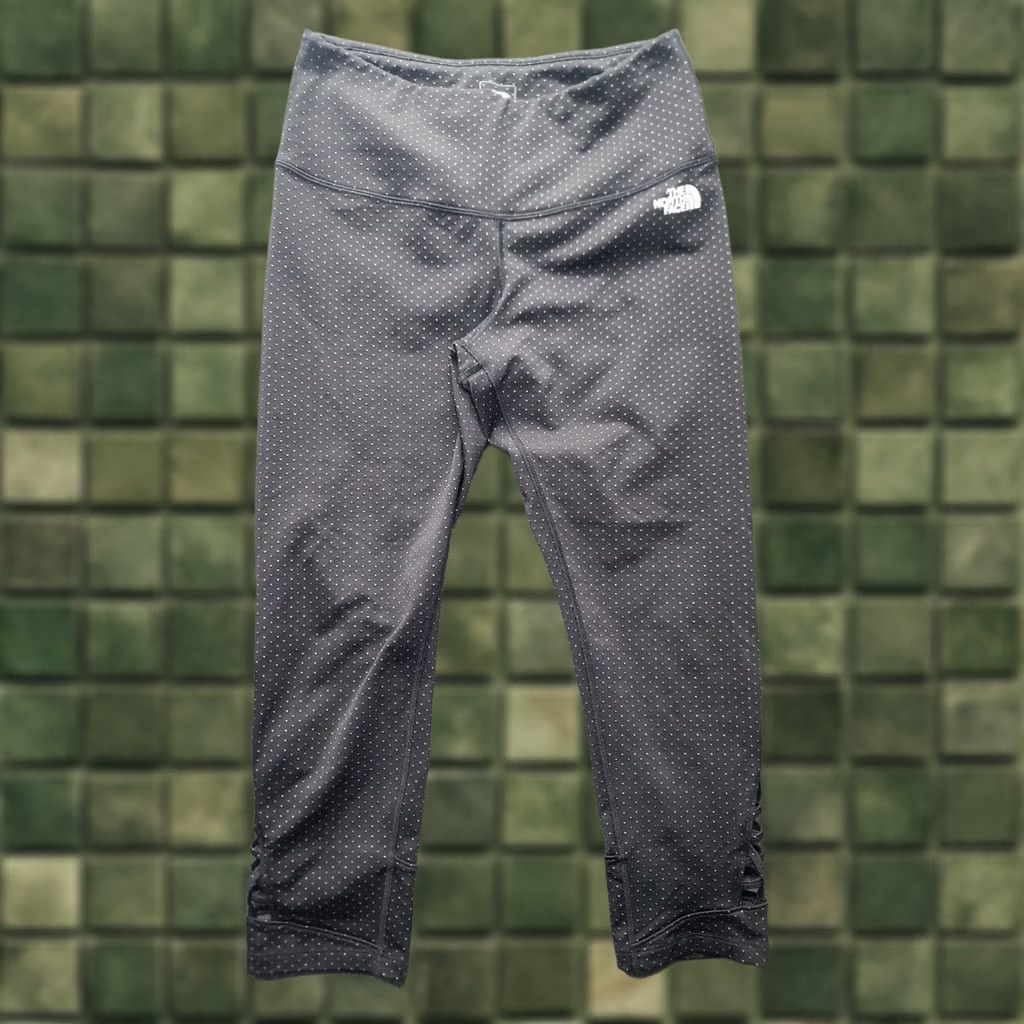 The North Face The North Face Leggings Womens L Black Polka Dot Athleisure Moisture Wicking Pockets Flashdry Yoga CrossFit Sleep? Size 36" / US 14 / IT 50 - 1 Thumbnail