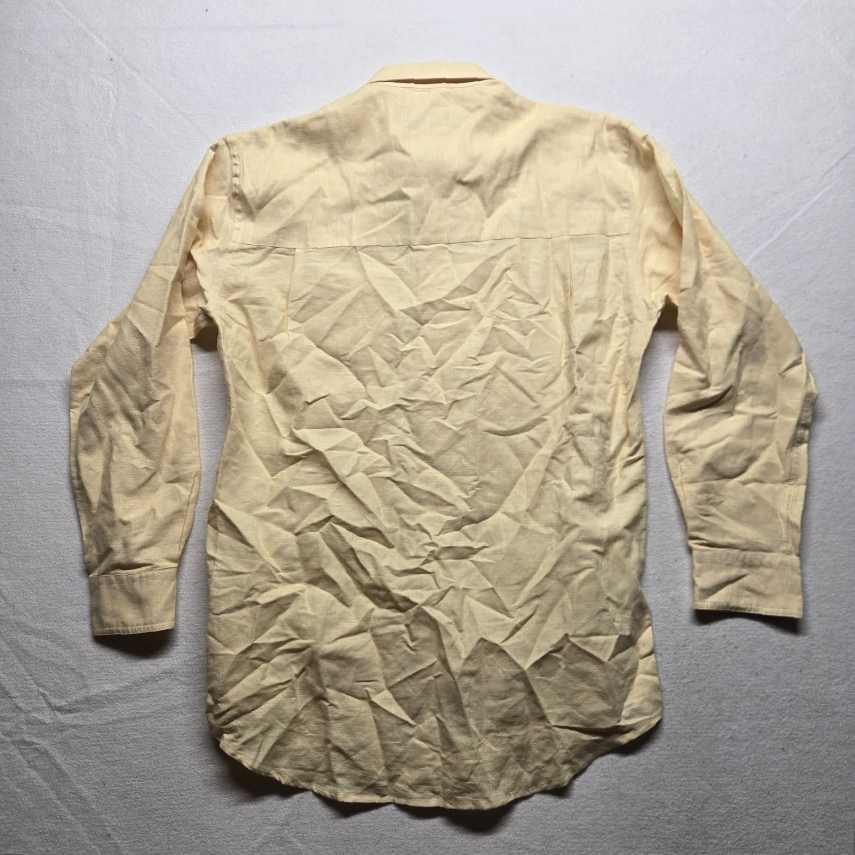 Vintage BACHRACH Shirt Adult Medium 15.5 Yellow Solid Dress Shirt, Button Up, 100% Cotton, Mens, 15.5 Neck, Barrel Cuff, Regular Fit, Office Workwear Size US M / EU 48-50 / 2 - 7 Thumbnail