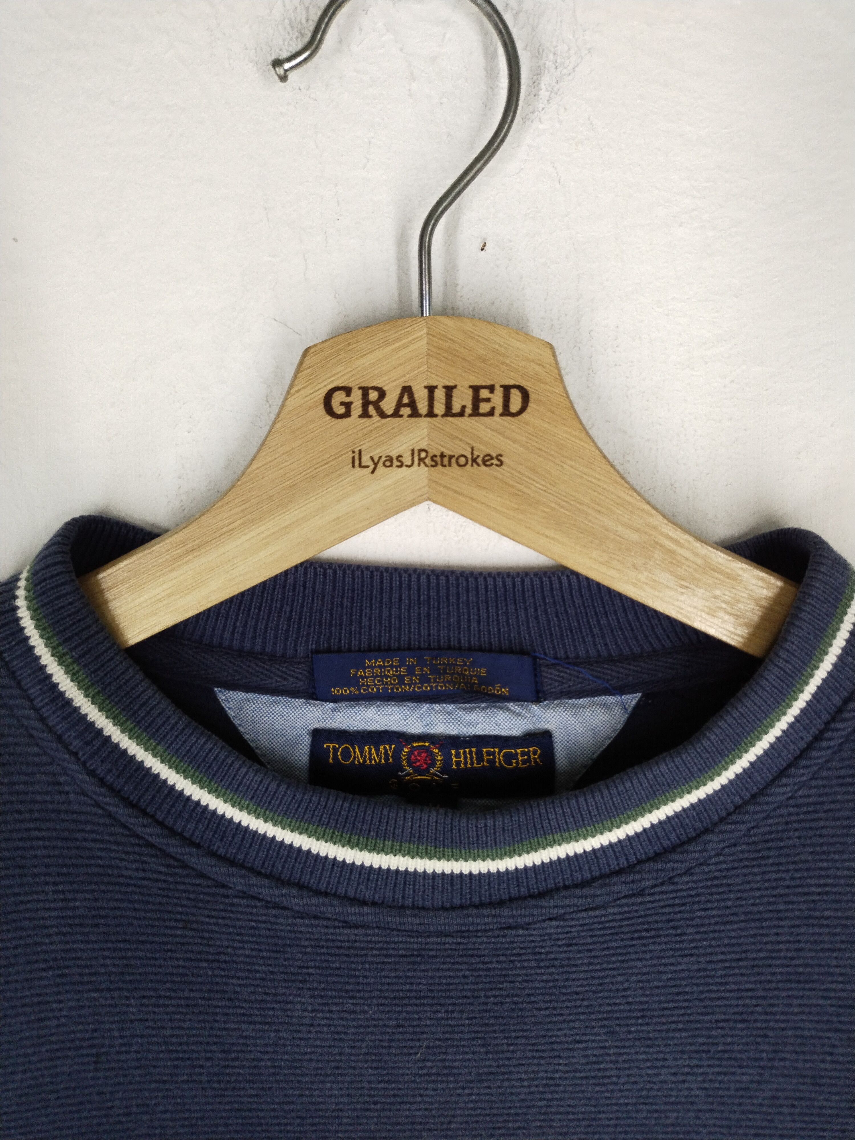 Tommy Hilfiger Vintage Plain Tommy Hilfiger Sweatshirt Size US M / EU 48-50 / 2 - 11 Thumbnail