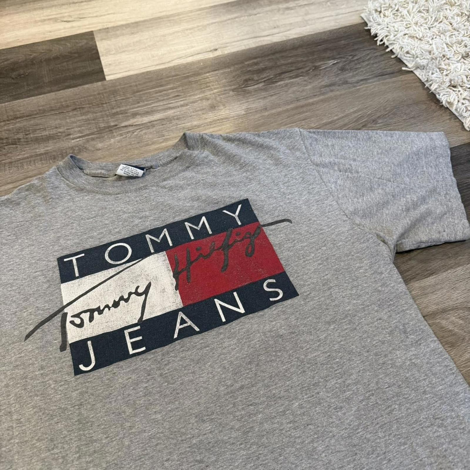 Tommy Hilfiger vintage Tommy Hilfiger Tommy jeans t shirt 00s M/L Size US M / EU 48-50 / 2 - 1 Thumbnail