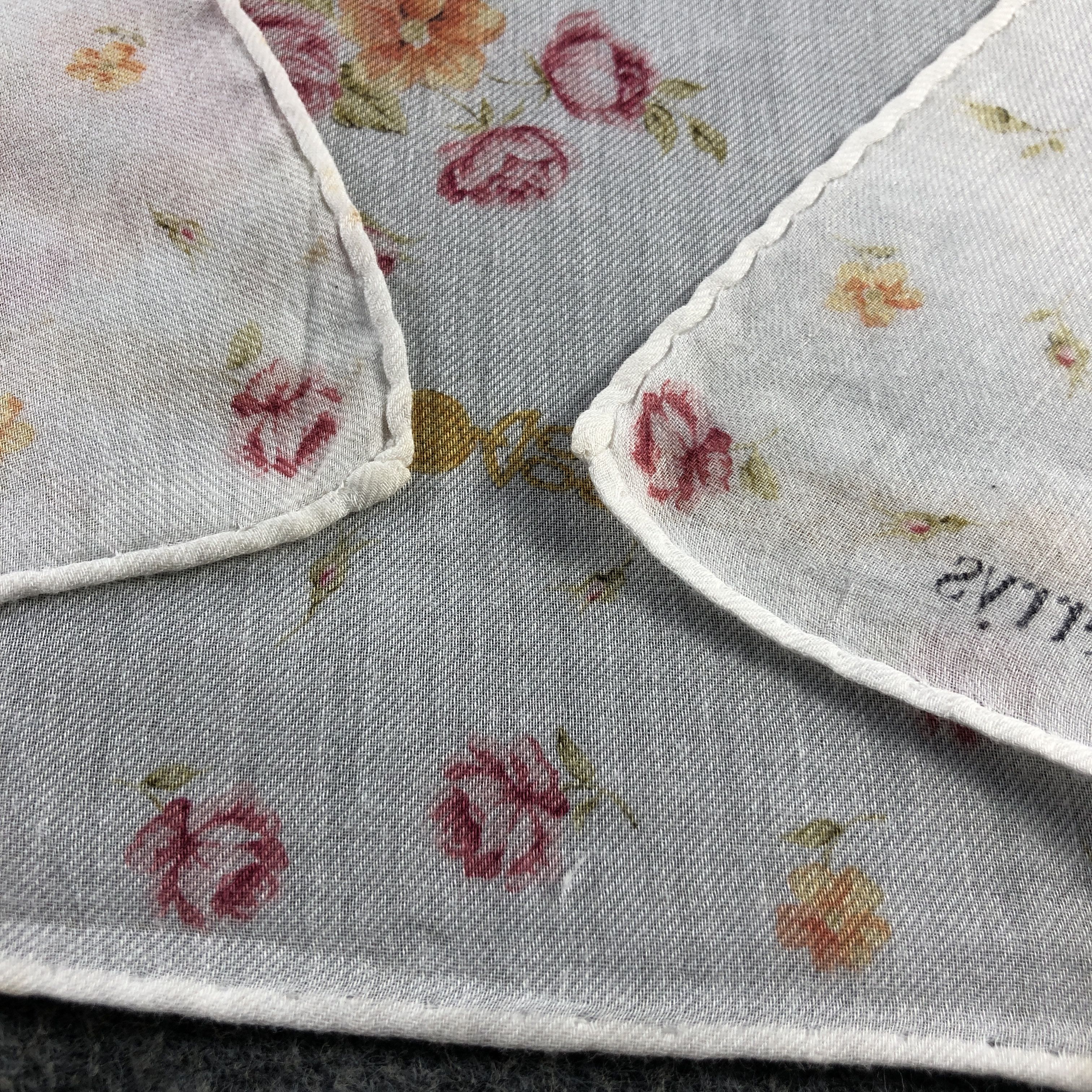 Burberry Burberrys Handkerchief Neckerchief Bandana H2798 Size ONE SIZE - 5 Thumbnail