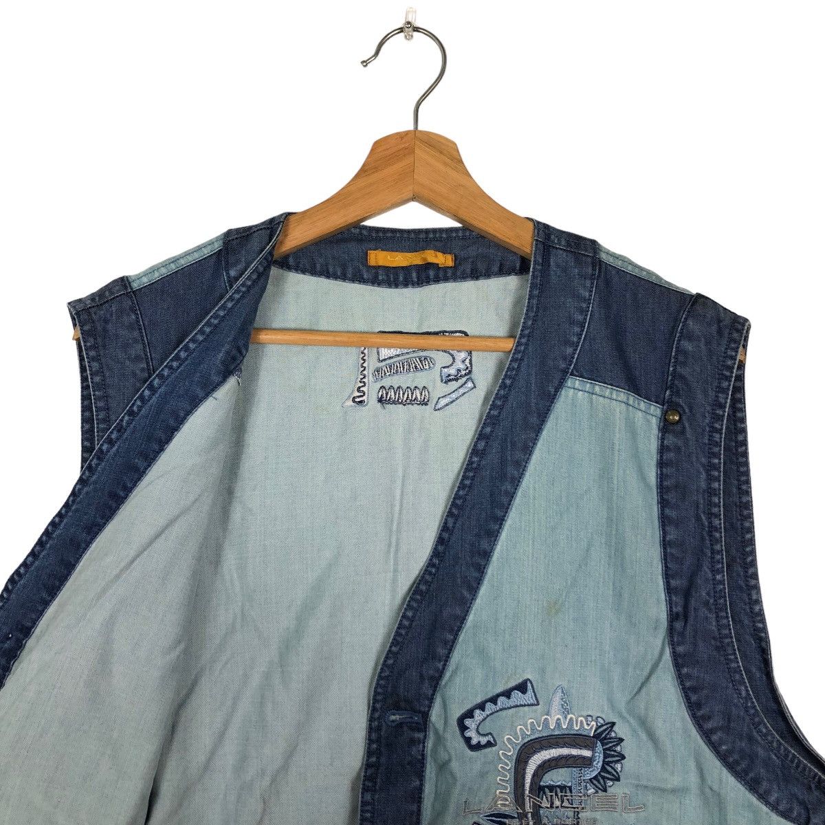Japanese Brand 🔥Vintage Vest Lancel Spell Out Cartoon Network Size US M / EU 48-50 / 2 - 10 Thumbnail