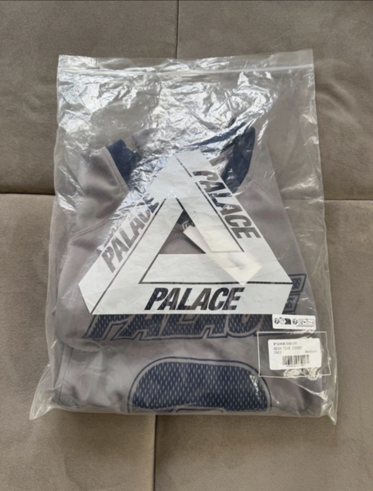 Palace Palace Team Hockey Jersey Grey – M, Brand New with Tags Size US M / EU 48-50 / 2 - 2 Thumbnail
