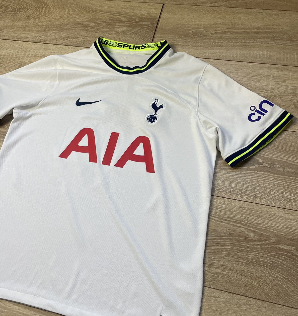 Nike Tottenham Hotspur Nike 2022/2023 Home Shirt Richarlison Size US L / EU 52-54 / 3 - 2 Thumbnail