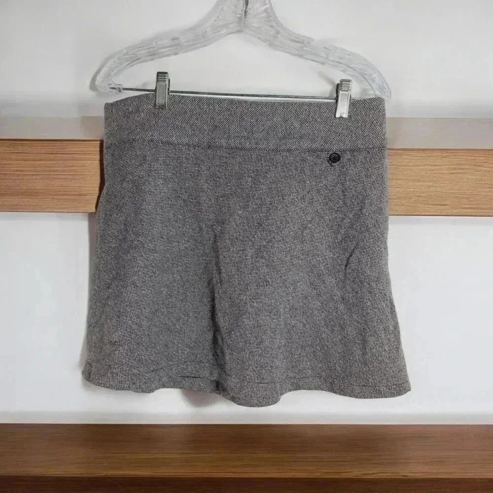 Gap Gray Tweed Wool Blend Mini Skirt with Button by The Gap Size 30" / US 8 / IT 44 - 1 Thumbnail