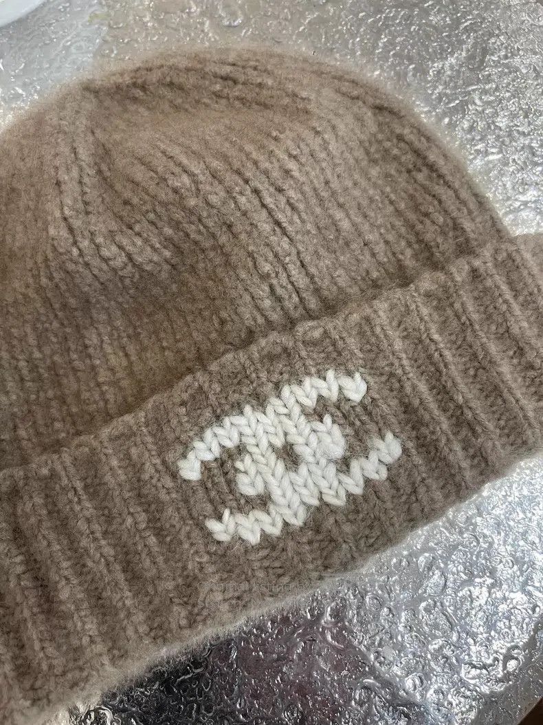 Chanel Chanel 24b cashmere khaki cold cap Size ONE SIZE - 3 Thumbnail