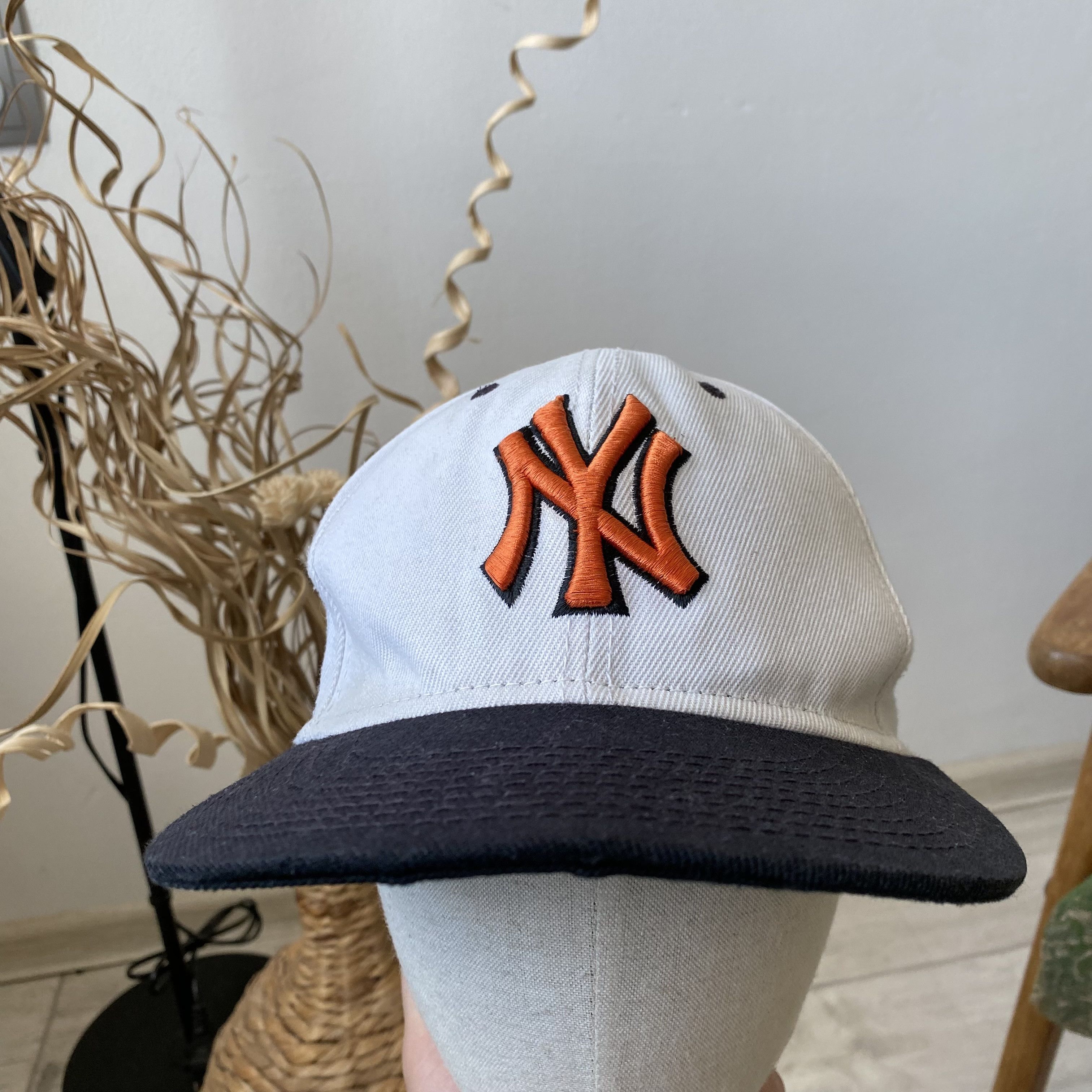 New York Yankees ⚾️ Vintage 90s New York Yankees cap Dad hat baseball Size ONE SIZE - 4 Thumbnail