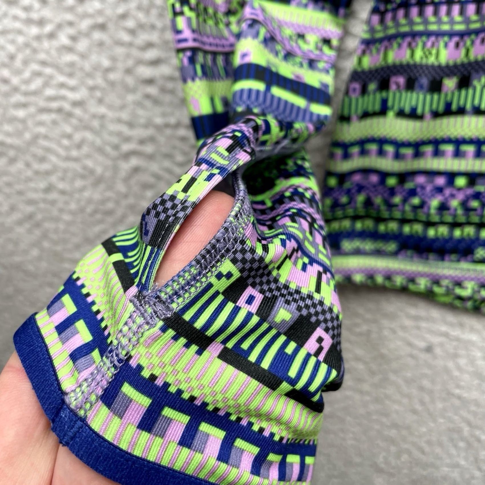Nike Nike Pro Training Top Womens Medium 1/2 Zip Dri-Fit Aztec Tribal Gray M Size M / US 6-8 / IT 42-44 - 3 Thumbnail