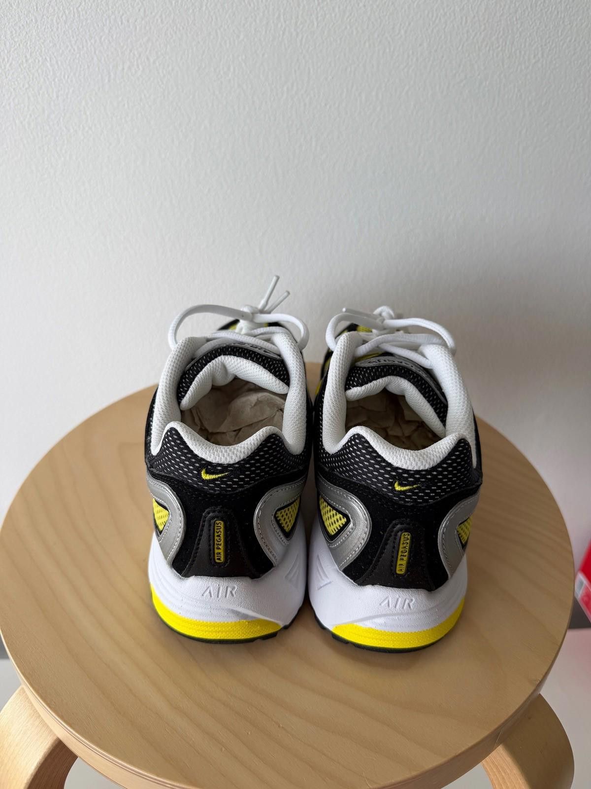Nike new nike womens w air pegasus 2005 sneakers shoes white 9 40 Size US 7 / IT 37 - 5 Thumbnail