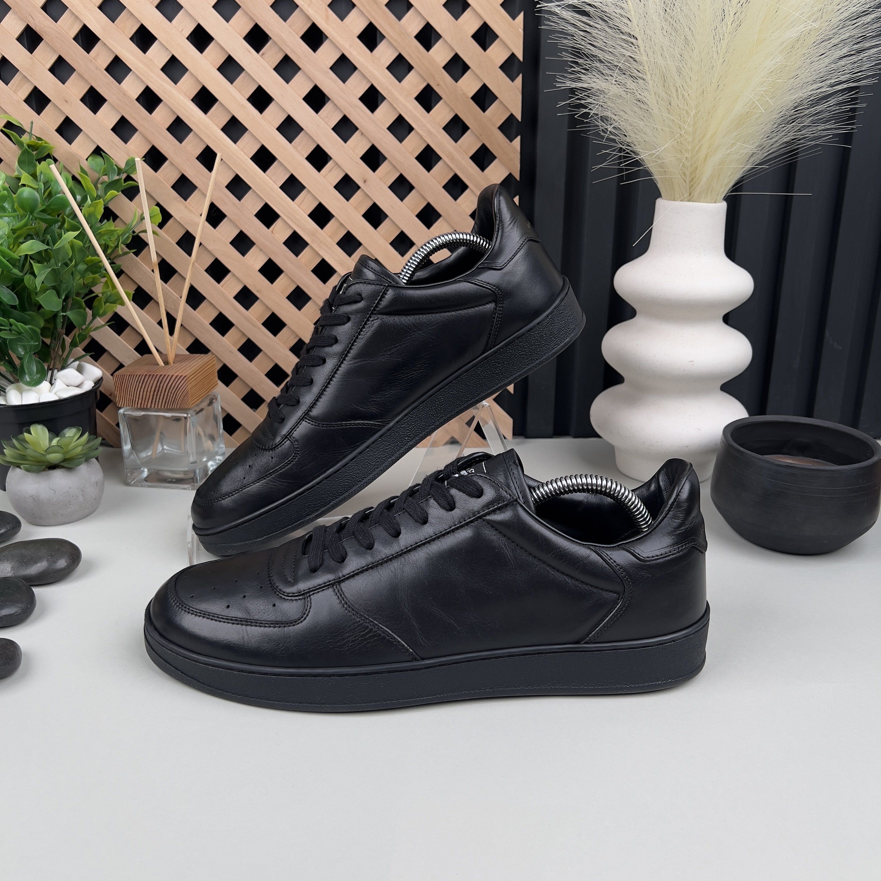 Louis Vuitton Louis Vuitton Rivoli Sneaker Low Top Leather Size US 8.5 / EU 41-42 - 2 Thumbnail