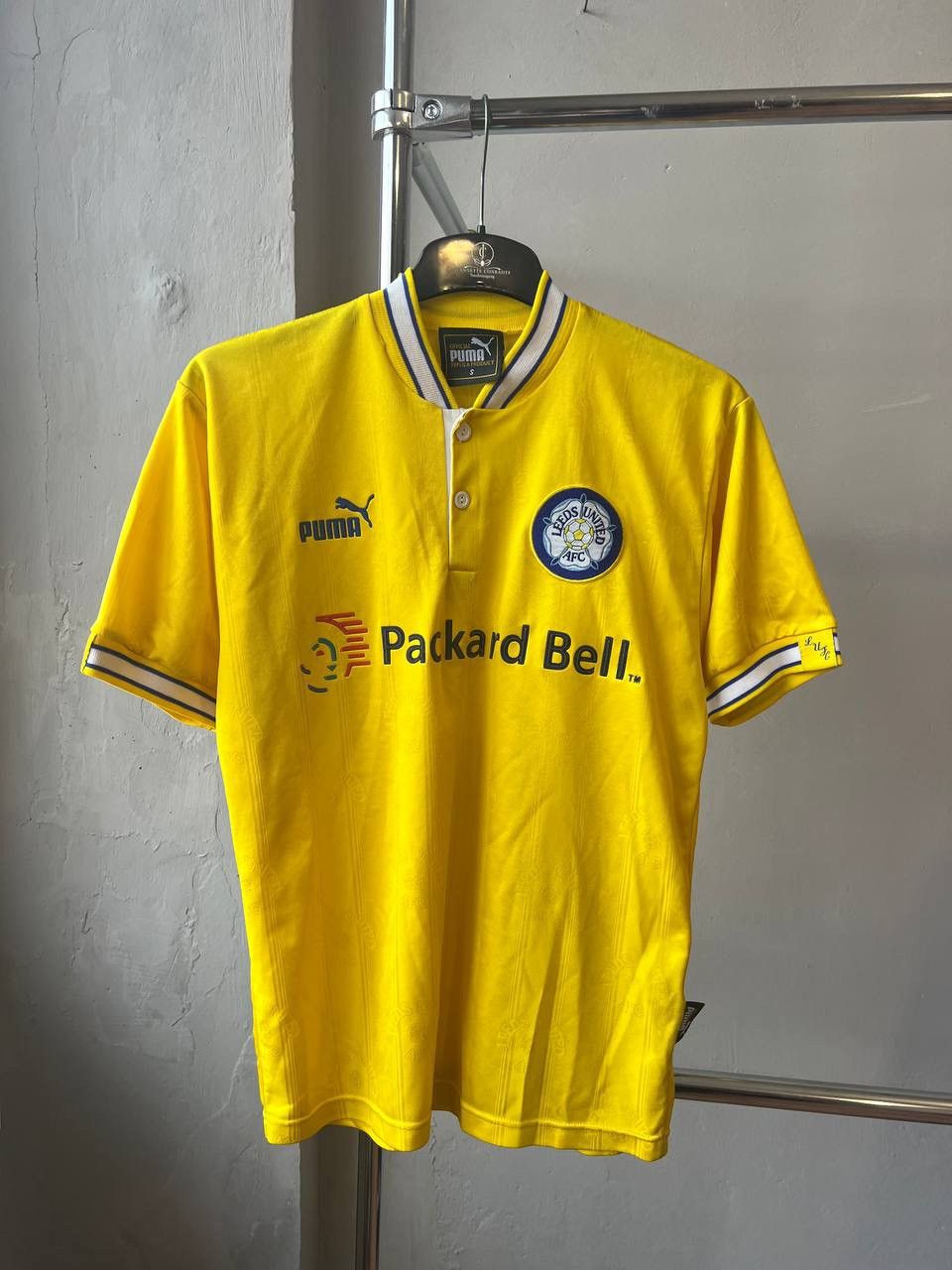 Puma 1997/98 LEEDS UNITED HOME SOCCER JERSEY FOOTBALL SHIRT SZ S Size US S / EU 44-46 / 1 - 2 Thumbnail