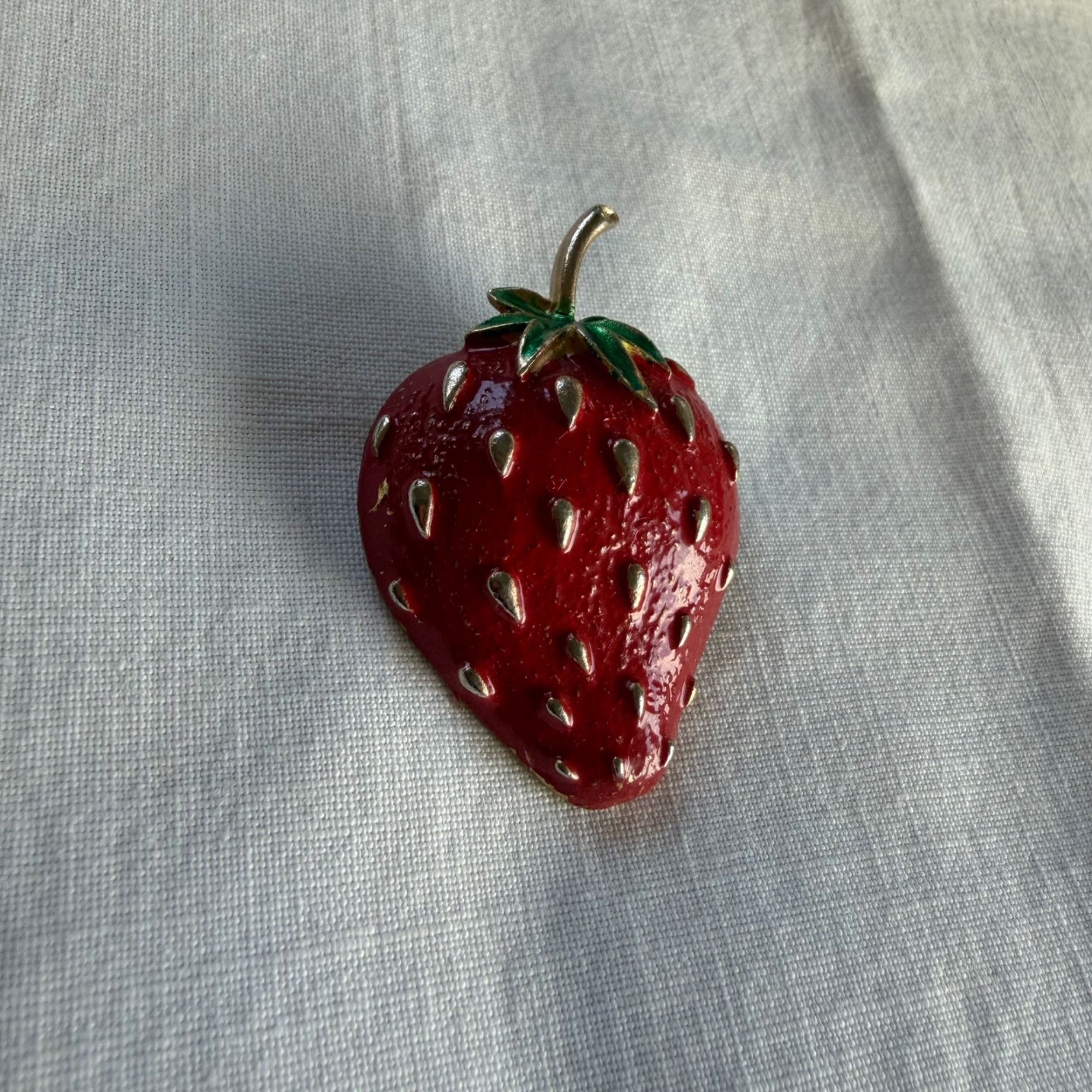 Vintage Vintage Enamel Kitschy MCM Figural Strawberry Brooch Size ONE SIZE - 3 Thumbnail