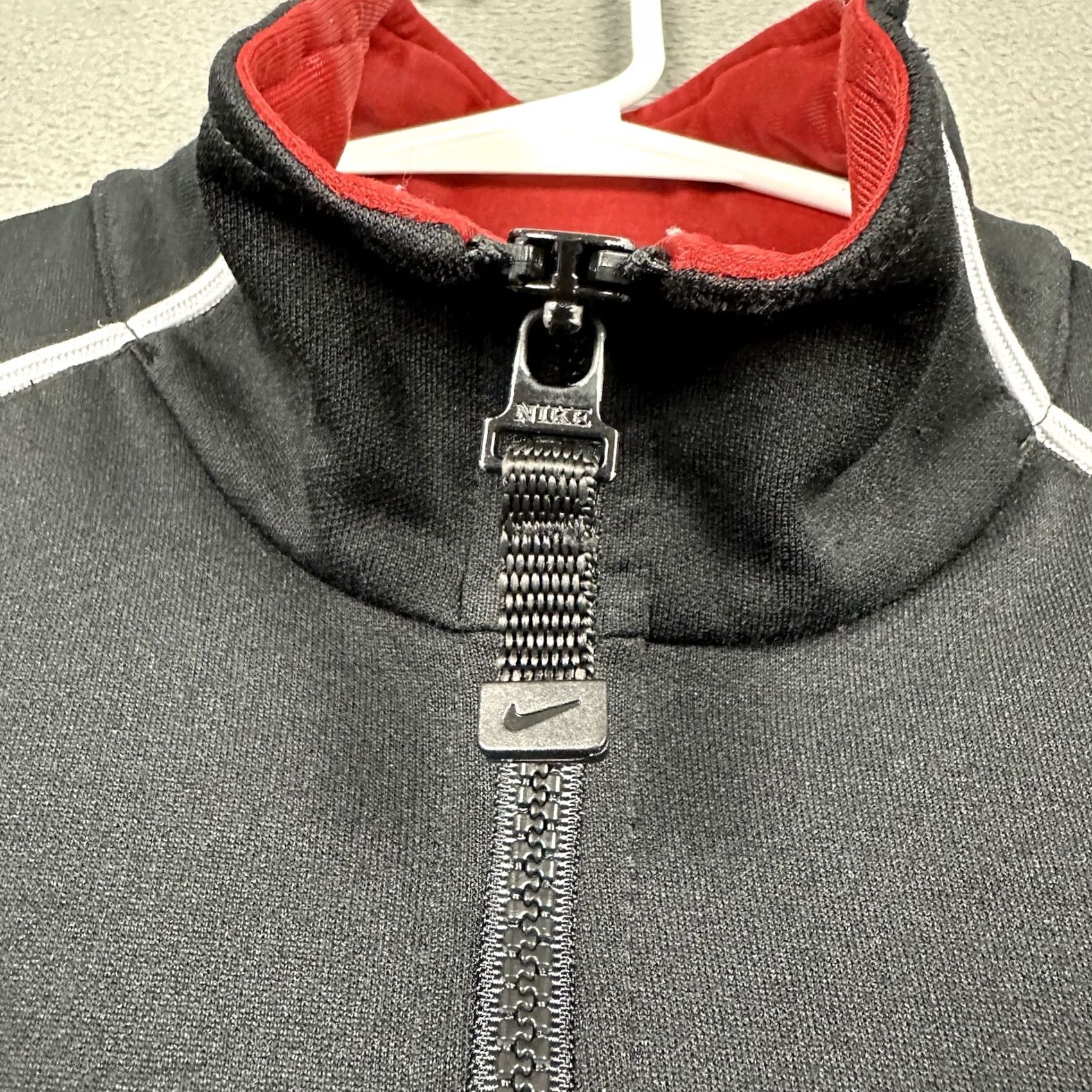 Nike VINTAGE Nike Jacket Mens Small Black Red Full Zip Basketball Track S 90s Hip Hop Sports Men Size US S / EU 44-46 / 1 - 6 Thumbnail