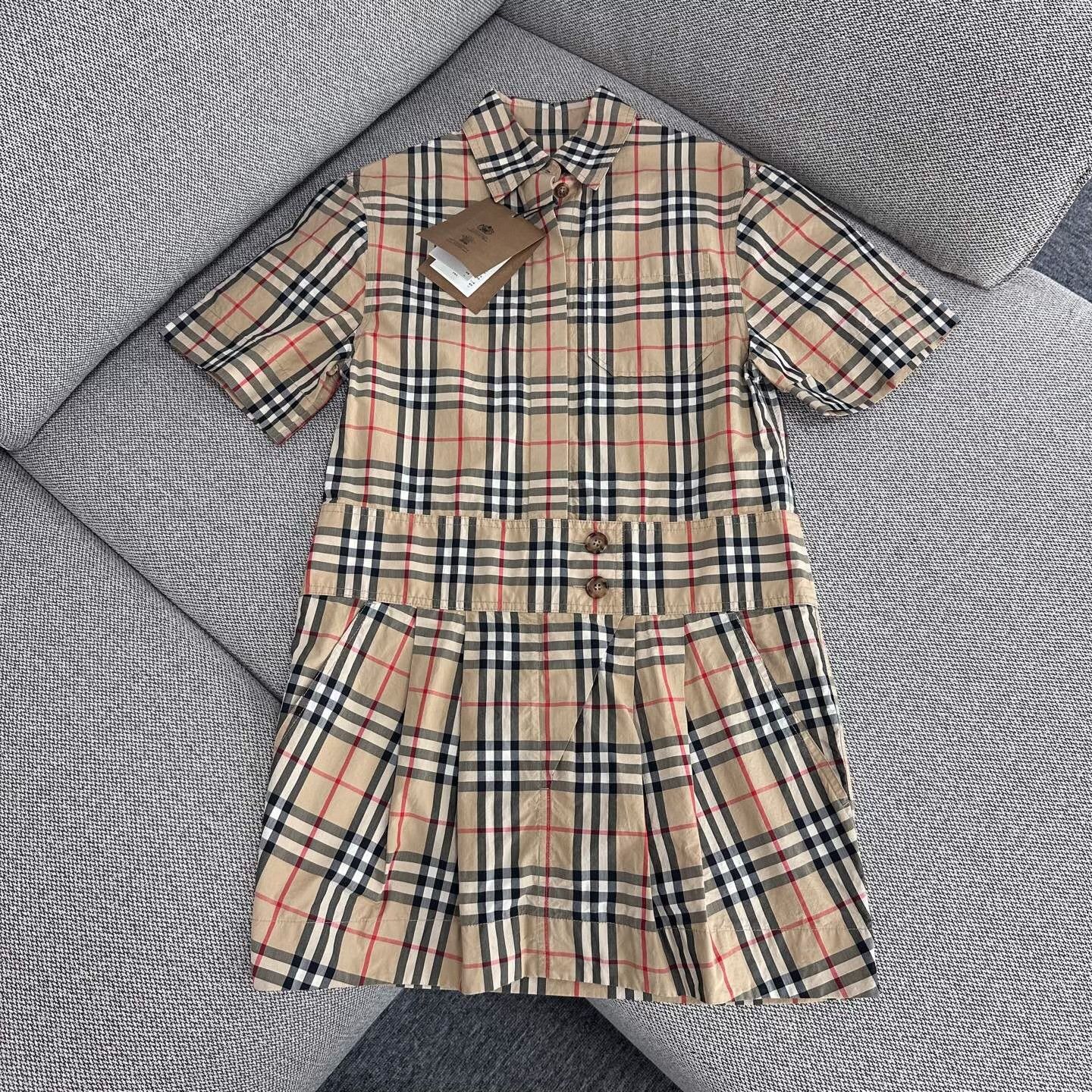Burberry Burberry Retro Plaid T-Shirt XS Women Size XS / US 0-2 / IT 36-38 - 1 Thumbnail