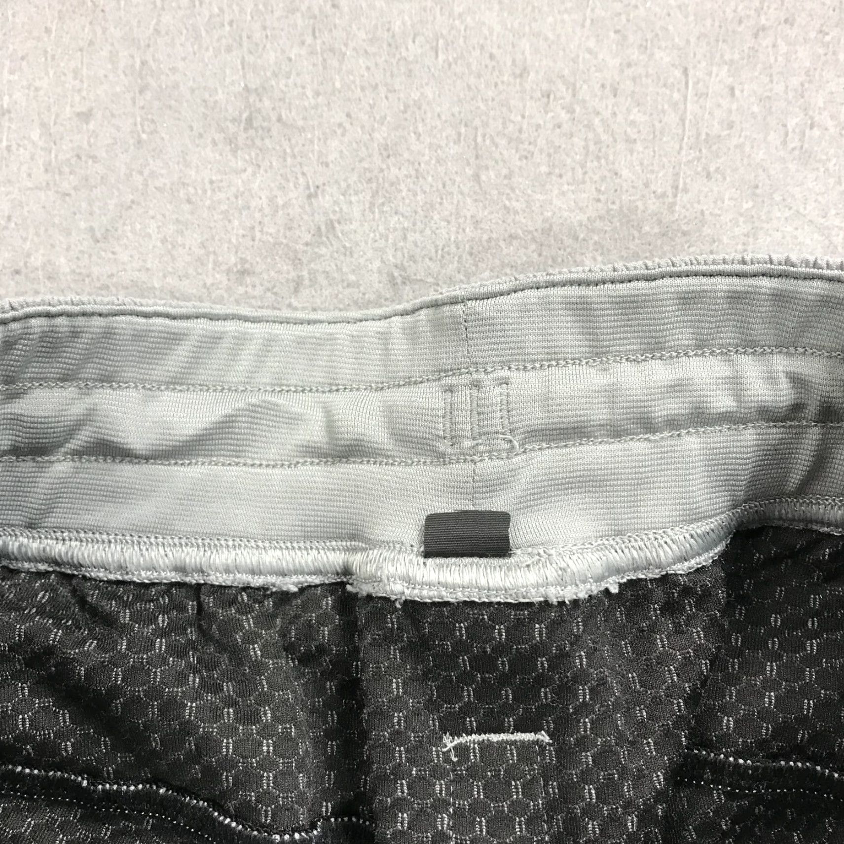 Lululemon Lululemon Joggers Mens XS Gray Heather Double Textured Knit At Ease Sweatpants Size US 27 - 4 Thumbnail