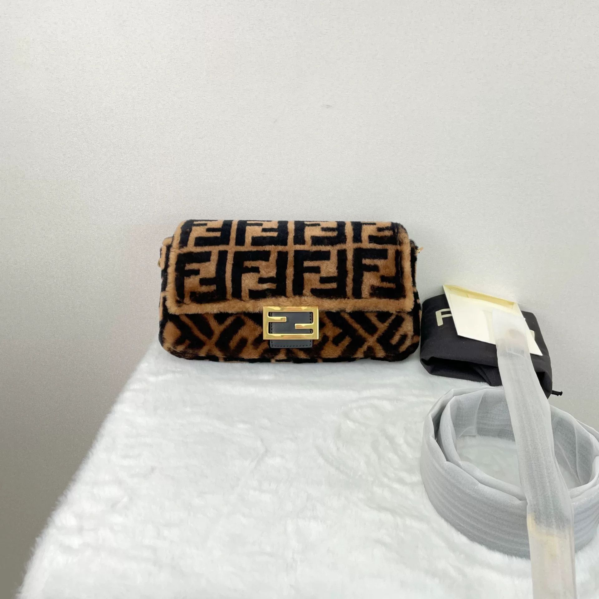 Fendi Pre-loved Bag Very good condition Size ONE SIZE - 1 Thumbnail