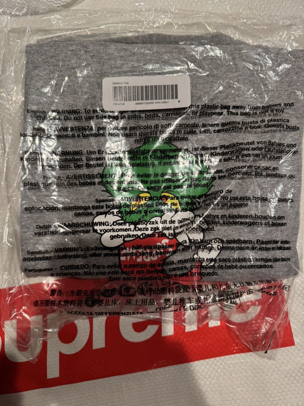 Supreme Supreme Grinch Tee Size US M / EU 48-50 / 2 - 2 Thumbnail