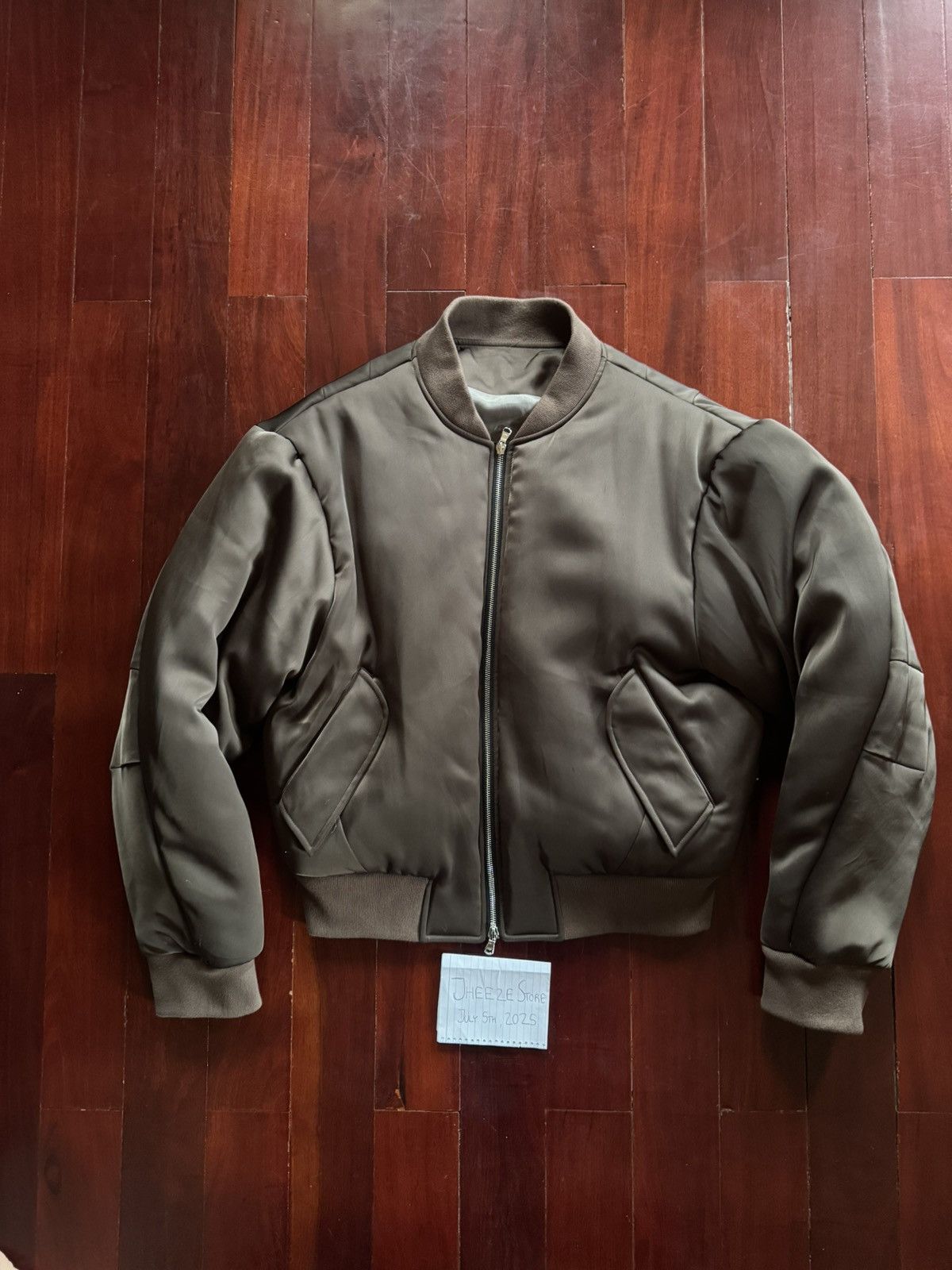 VUJADE MAX SATIN PILLOW BOMBER JACKET　M Vuja De VUJADE MAX SATIN PILLOW BOMBER JACKET | Grailed