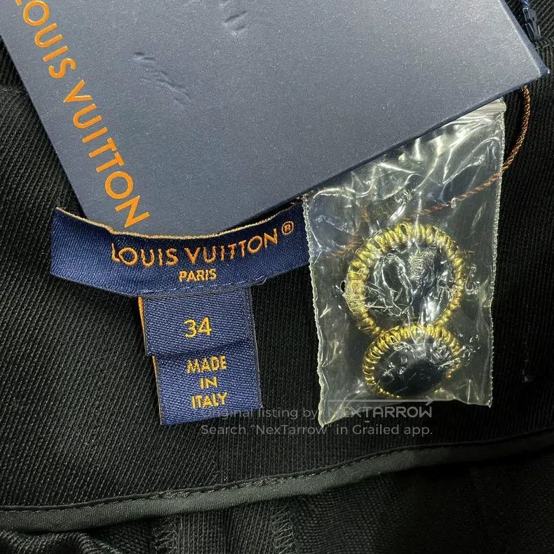 Louis Vuitton Louis Vuitton Black pleated jeweled button-down pleated sh Size 33" - 5 Thumbnail