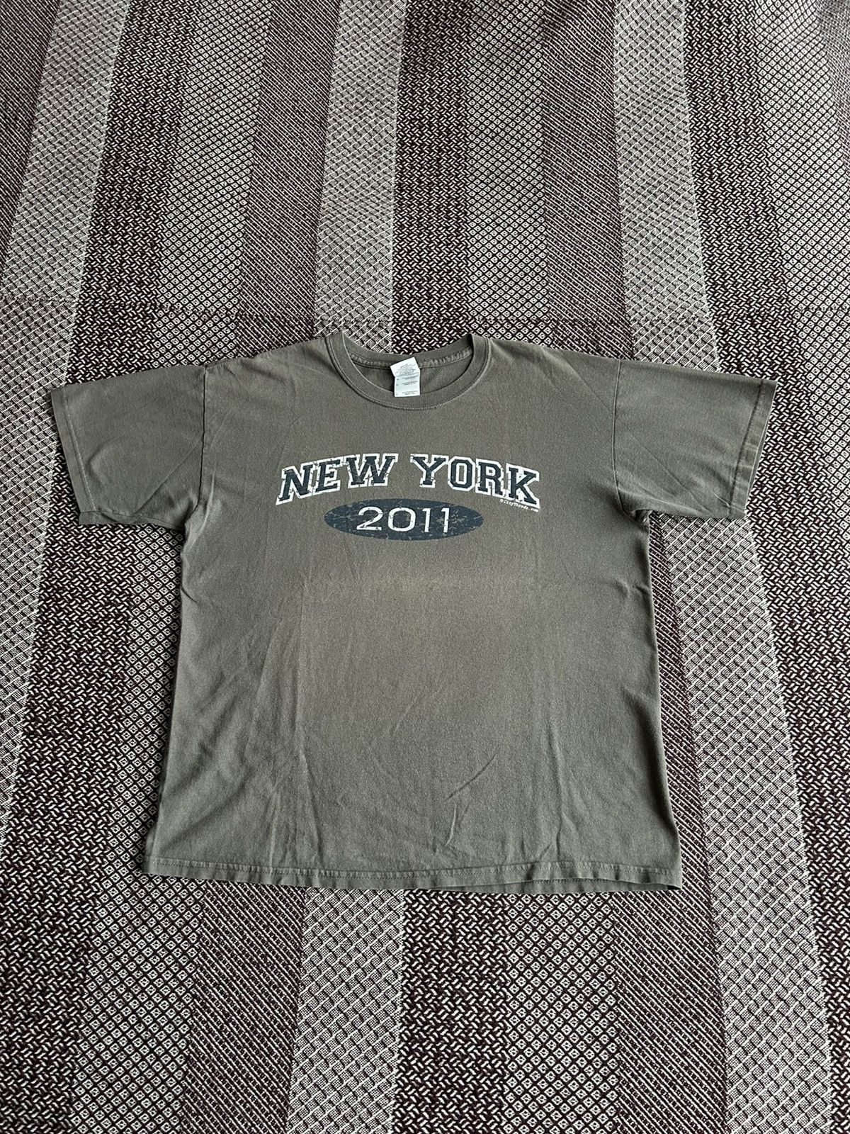 Gildan Vintage New York T-shirt Streetwear Unisex Size Large Faded Size US L / EU 52-54 / 3 - 6 Thumbnail