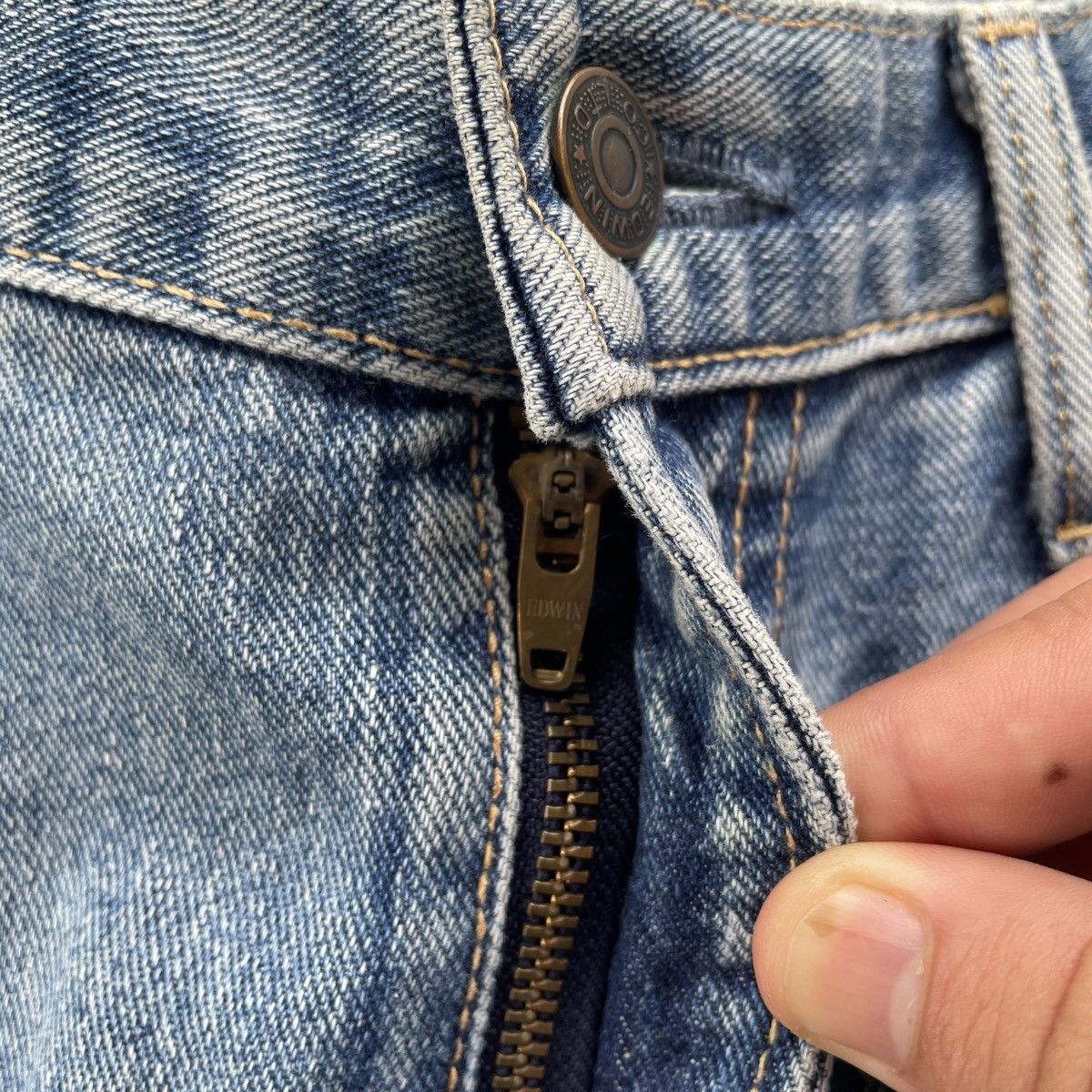 Japanese Brand Vintage Edwin Made In Japan Distressed Faded Jeans Pants W32 Size US 32 / EU 48 - 7 Thumbnail