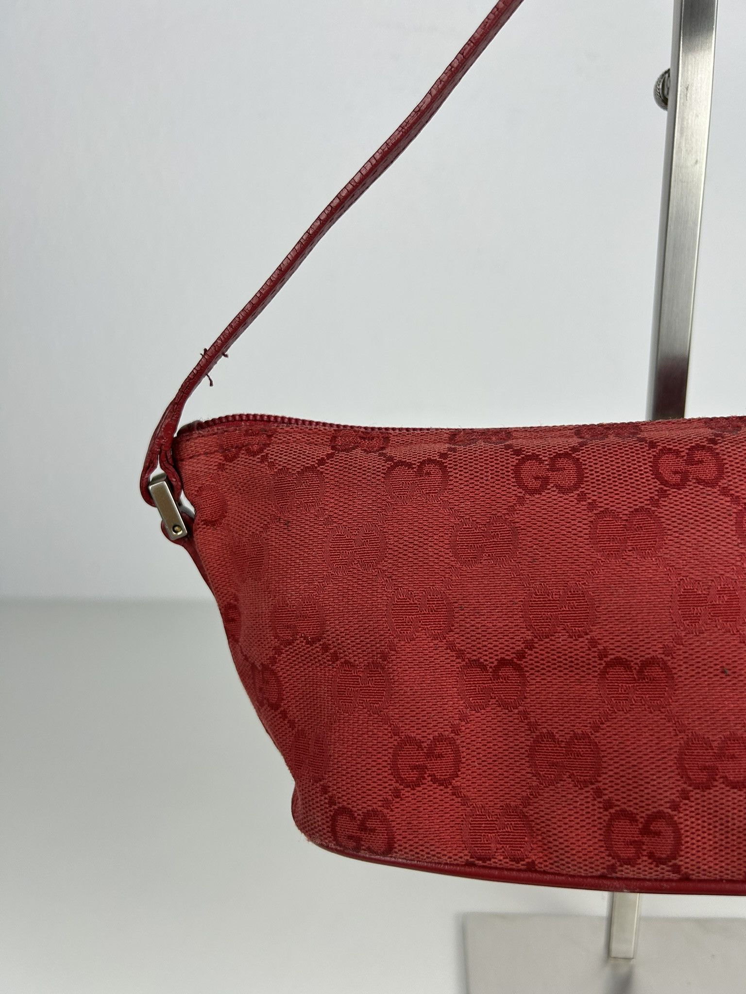 Gucci Vintage y2k gucci monogram canvas boat bag pochette Size ONE SIZE - 11 Thumbnail