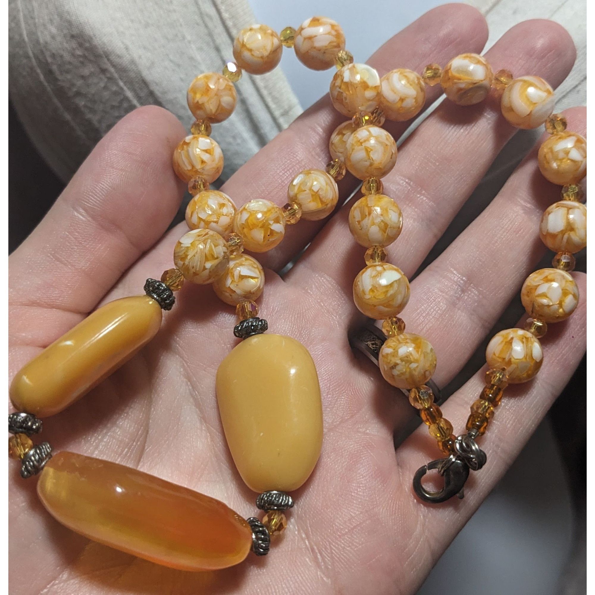 Other Retro Orange Cream Chunky Beaded Necklace Size ONE SIZE - 7 Thumbnail