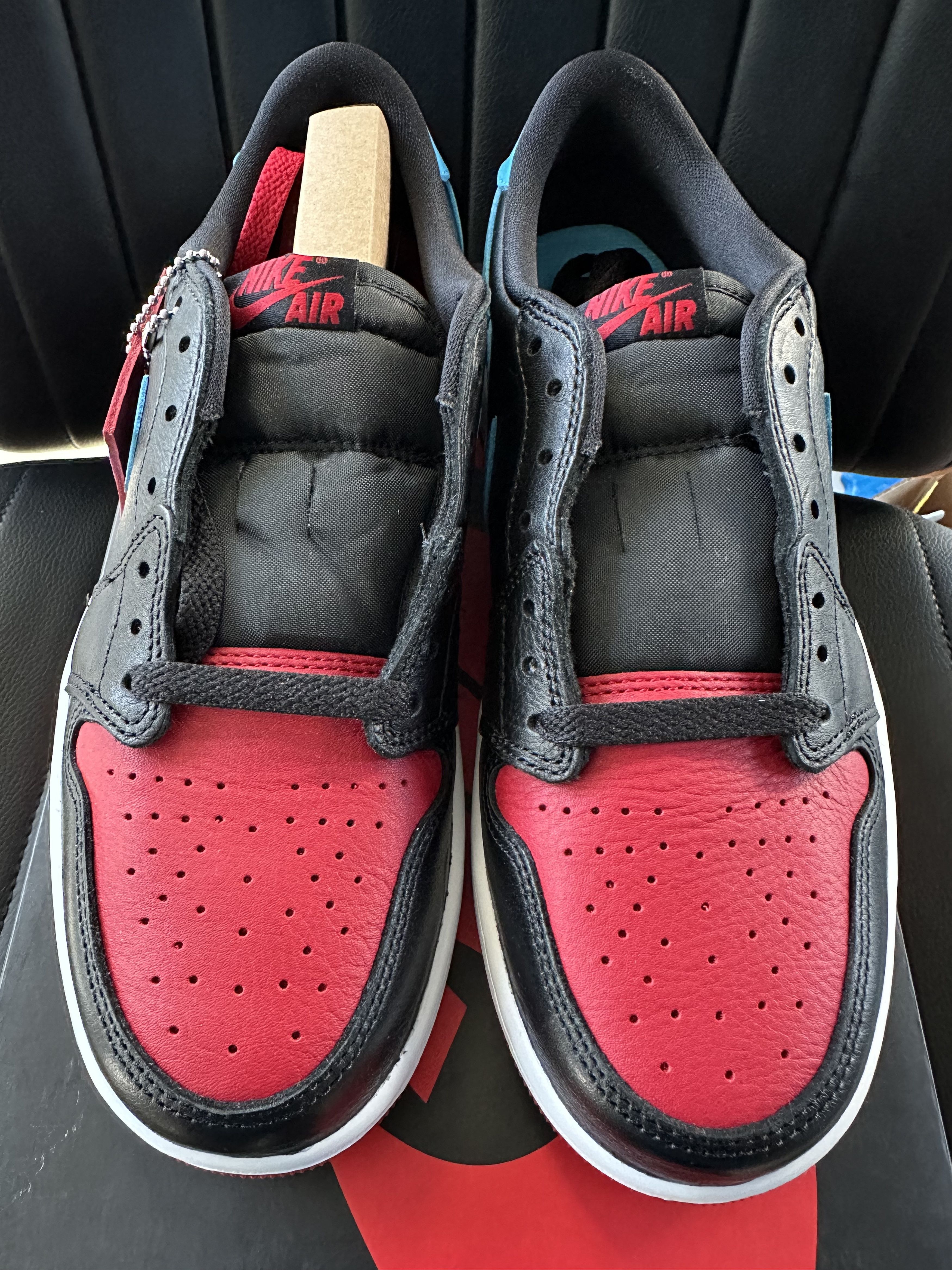 Jordan Brand × Nike WMNS JORDAN 1 RETRO LOW OG "NC TO CHI" Size US 8 / IT 38 - 1 Thumbnail