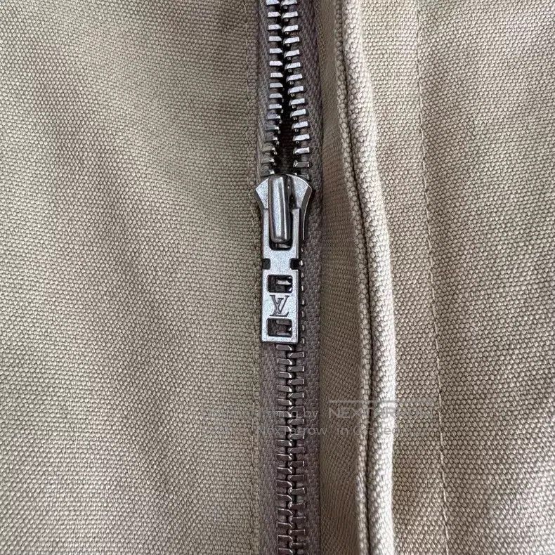 Louis Vuitton Louis Vuitton FW22 Solid Pocket Pin Embroidered logo Slack Size US 38 / EU 54 - 6 Thumbnail