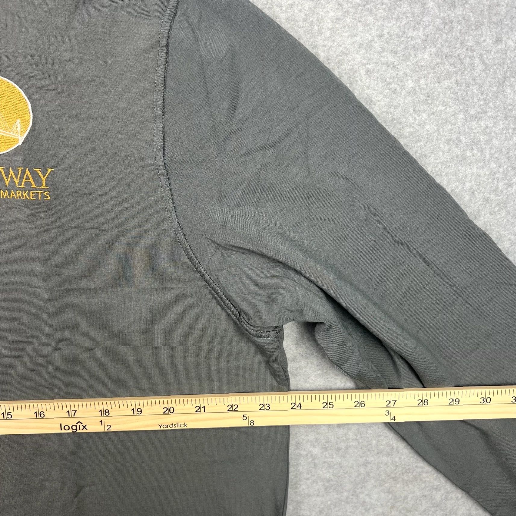 TravisMathew TravisMathew Pullover Mens XL Gray Quarter Zip Logo Embroidered Golf Sweatshirt Business Casual Size US XL / EU 56 / 4 - 2 Thumbnail