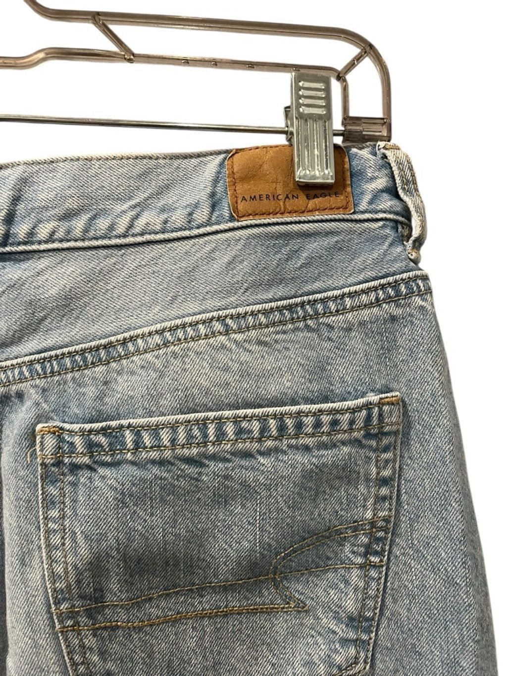 American Eagle Outfitters American Eagle Mom Jean Denim Shorts Size 4 Light Wash Blue Size 27" / US 4 / IT 40 - 6 Thumbnail