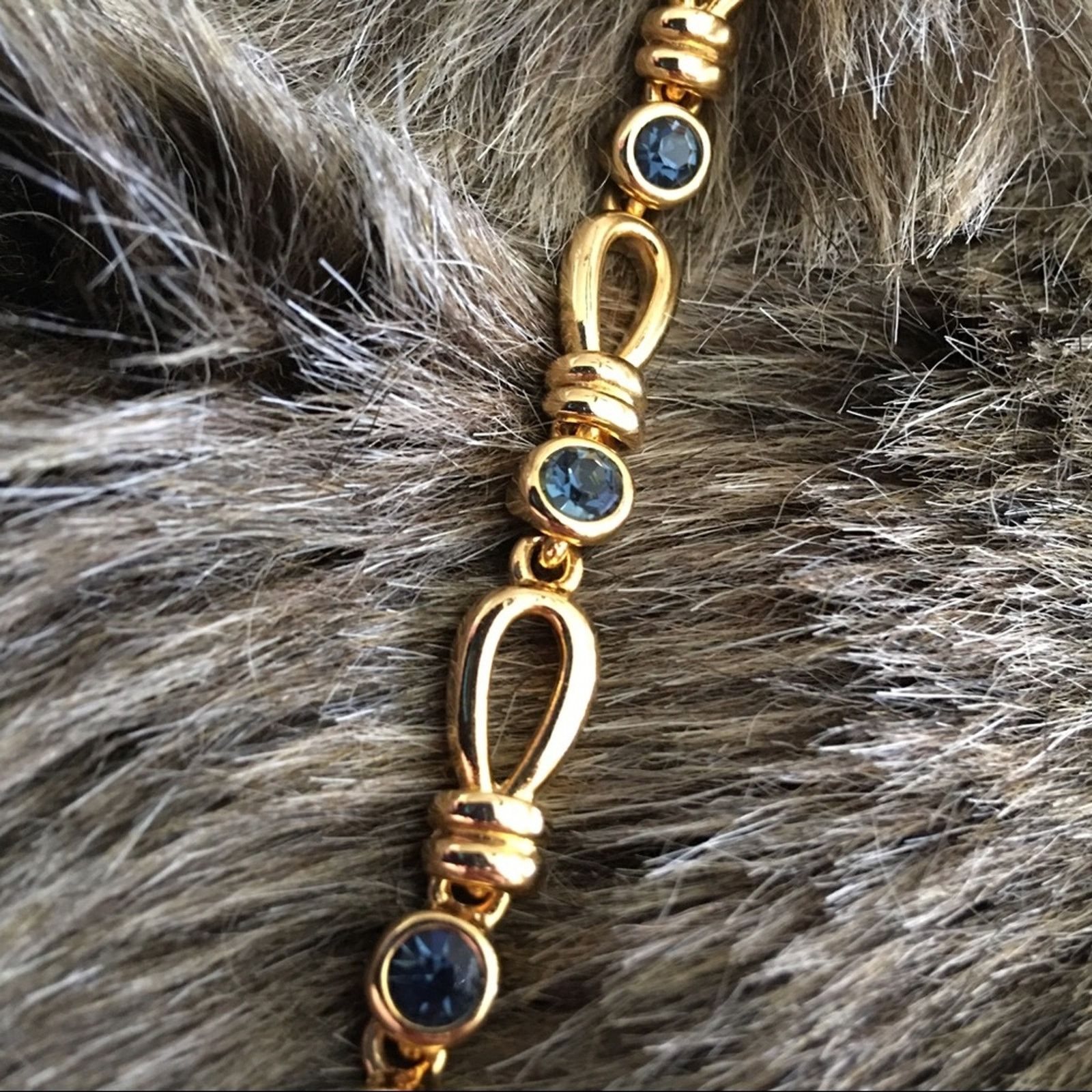 Jewelry Shiny gold tone rope design rhinestone bracelet Size ONE SIZE - 4 Thumbnail