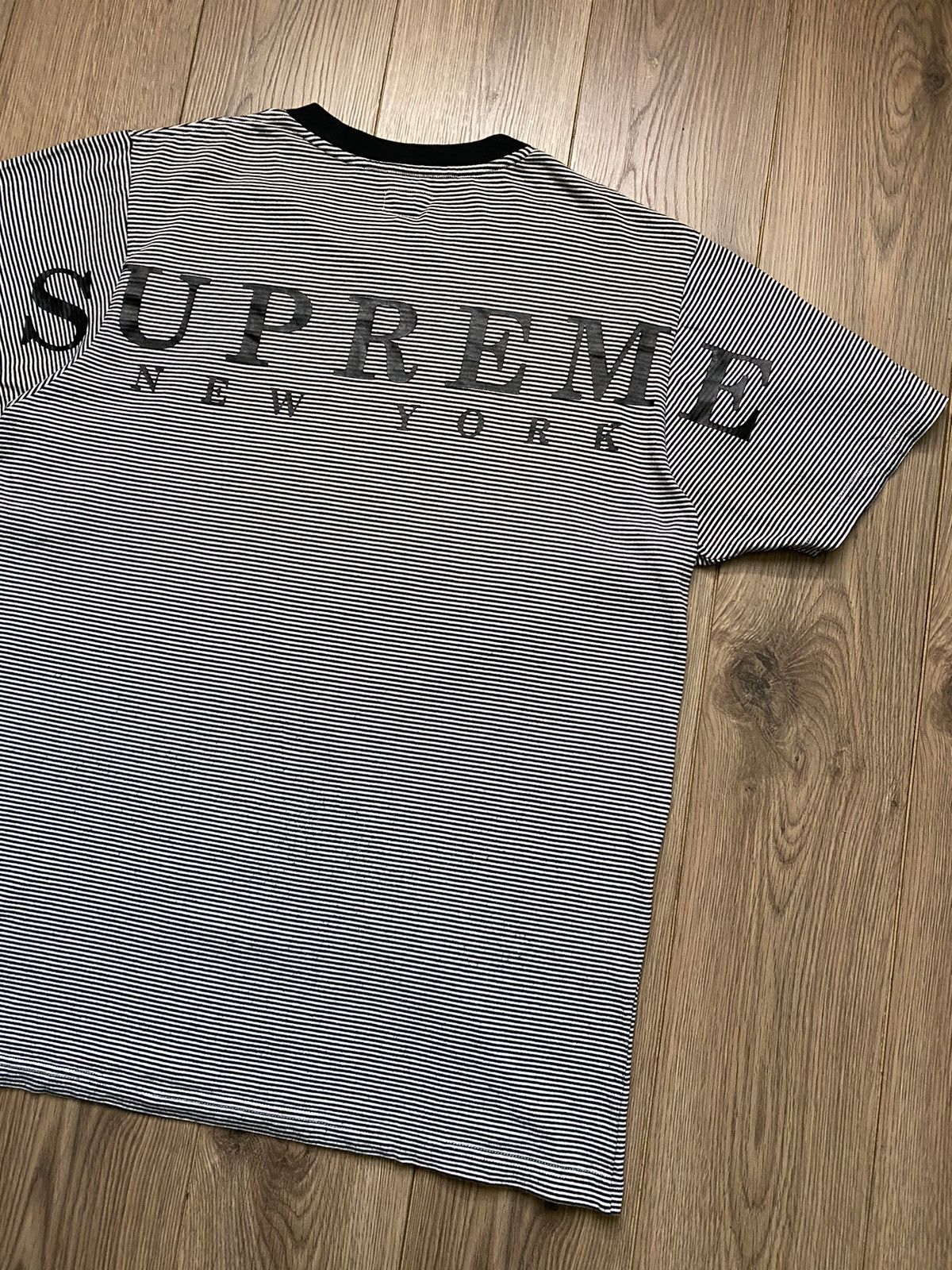 Supreme Vintage Supreme Big Logo Striped T-shirt Size XL Size US XL / EU 56 / 4 - 3 Thumbnail