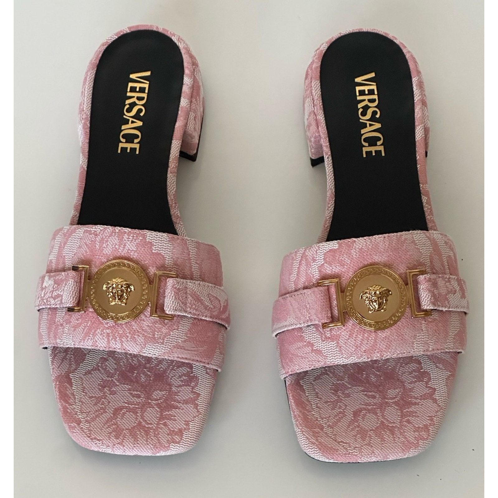 Versace VERSACE Women's Medusa Head Baby Pink Sandals 7 US 1014748 Size US 7 / IT 37 - 8 Thumbnail