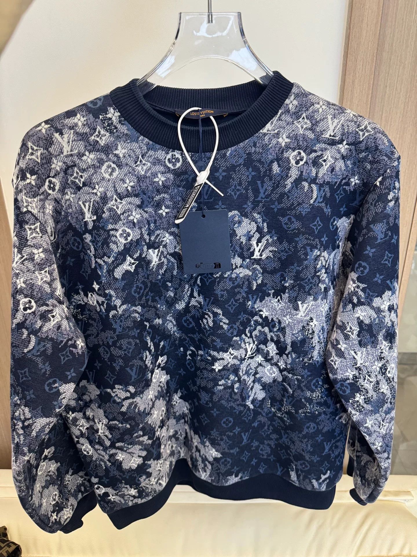 Louis Vuitton Louis Vuitton Space Cotton Hoodie Size L Size US L / EU 52-54 / 3 - 1 Thumbnail