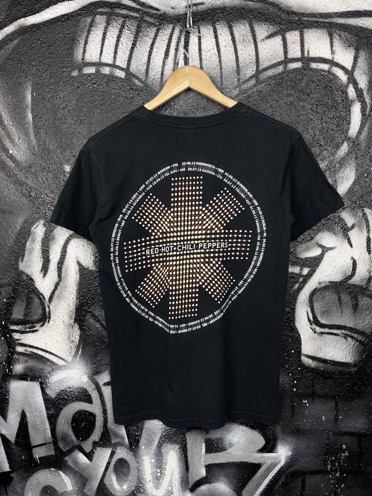 Gildan Red Hot Chili Peppers Vintage Gildan Black T-Shirt Size S Size US S / EU 44-46 / 1 - 7 Thumbnail