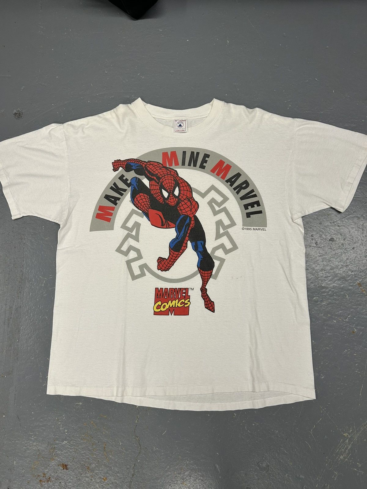 image of Marvel Comics x Movie Crazy Vintage 1995 Marvel Spiderman White Graphic Tee Shirt, Men's (Size XL)