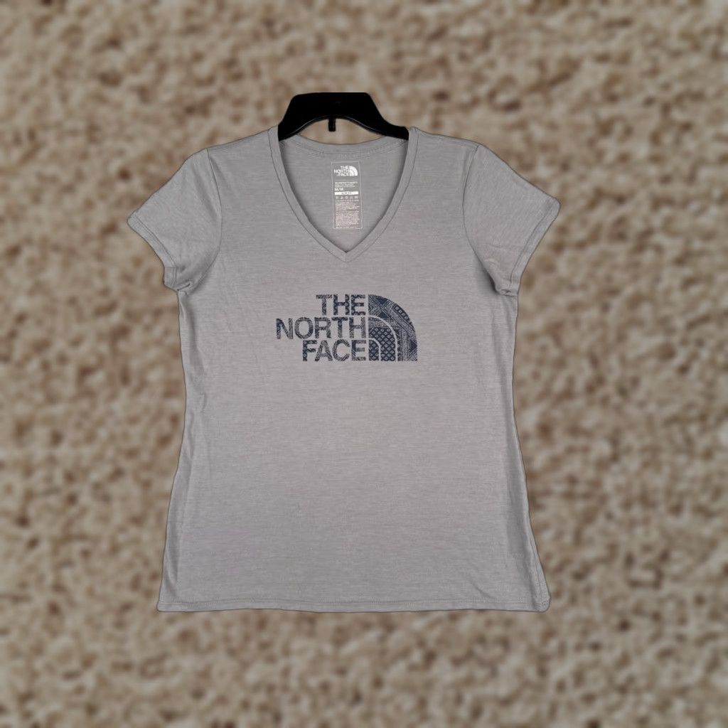 The North Face The North Face Shirt Women M Gray V-Neck Short Sleeve Slim Fit Poly Tri-Ble Size M / US 6-8 / IT 42-44 - 1 Thumbnail