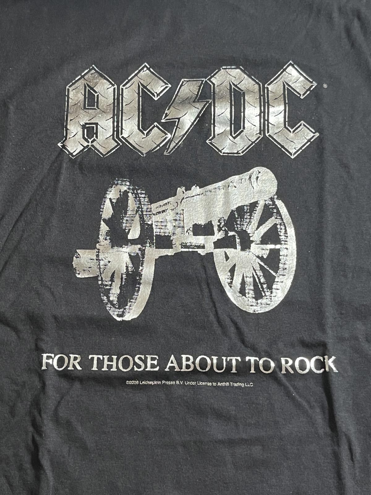 Designer ACDC Vintage T-shirt Silver Foil Cannon Shirt Those About XL Size US XL / EU 56 / 4 - 3 Thumbnail