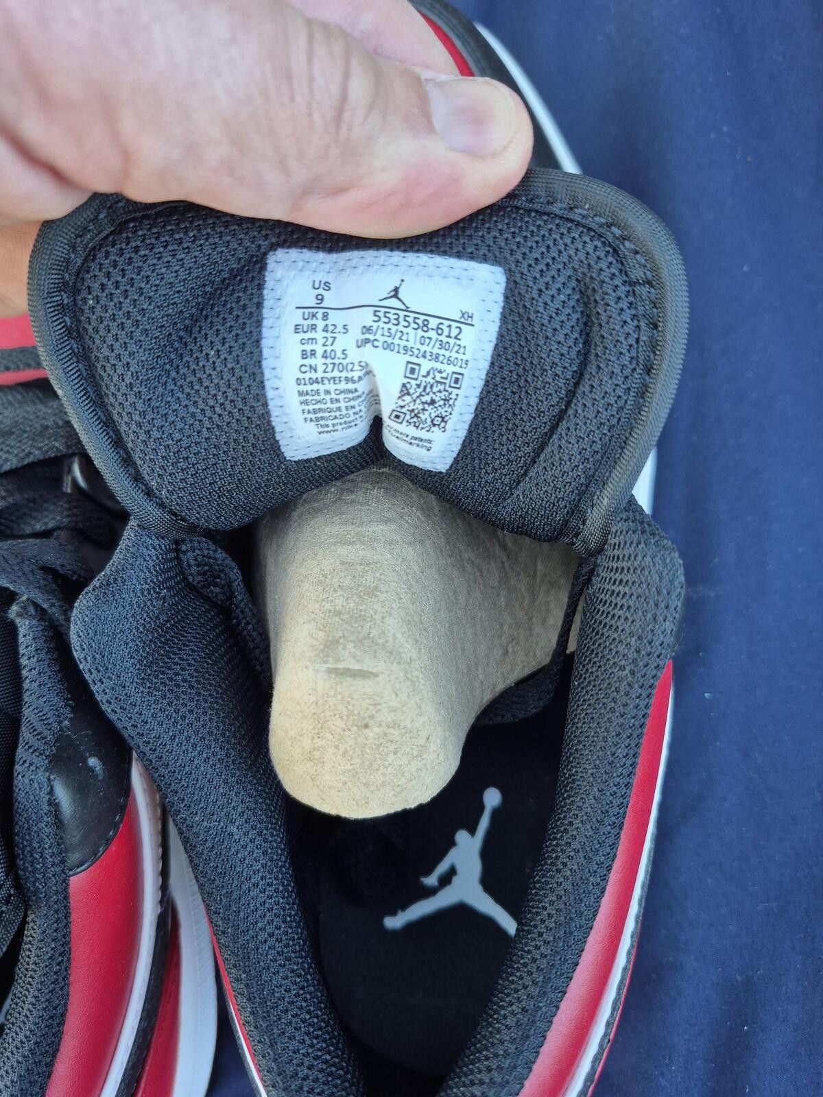 Jordan Brand Air Jordan 1 Low silhouette in a black, white, and red 9 M Size US 9 / EU 42 - 5 Thumbnail