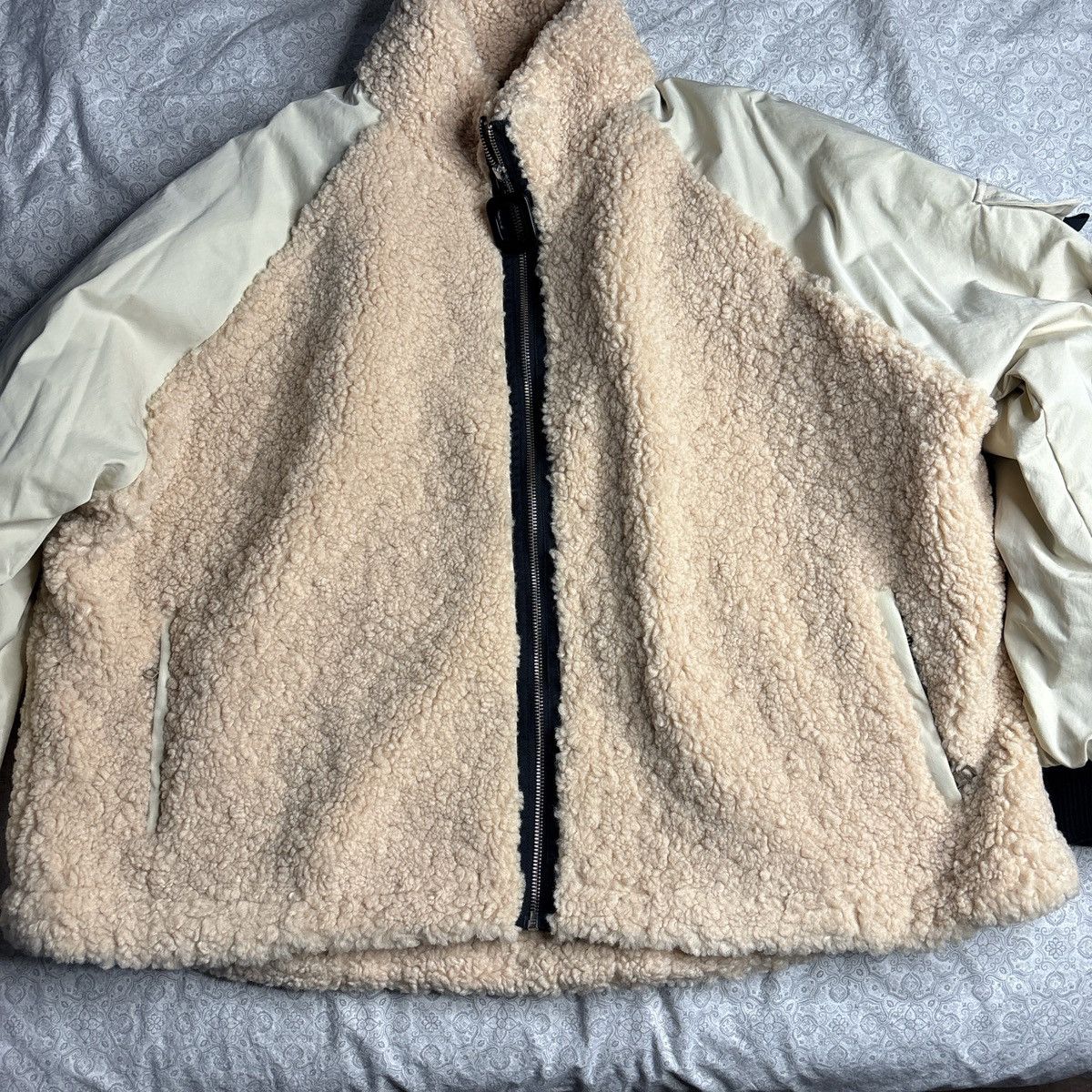 JW Anderson JW Anderson track top beige SZL L Size US L / EU 52-54 / 3 - 1 Thumbnail