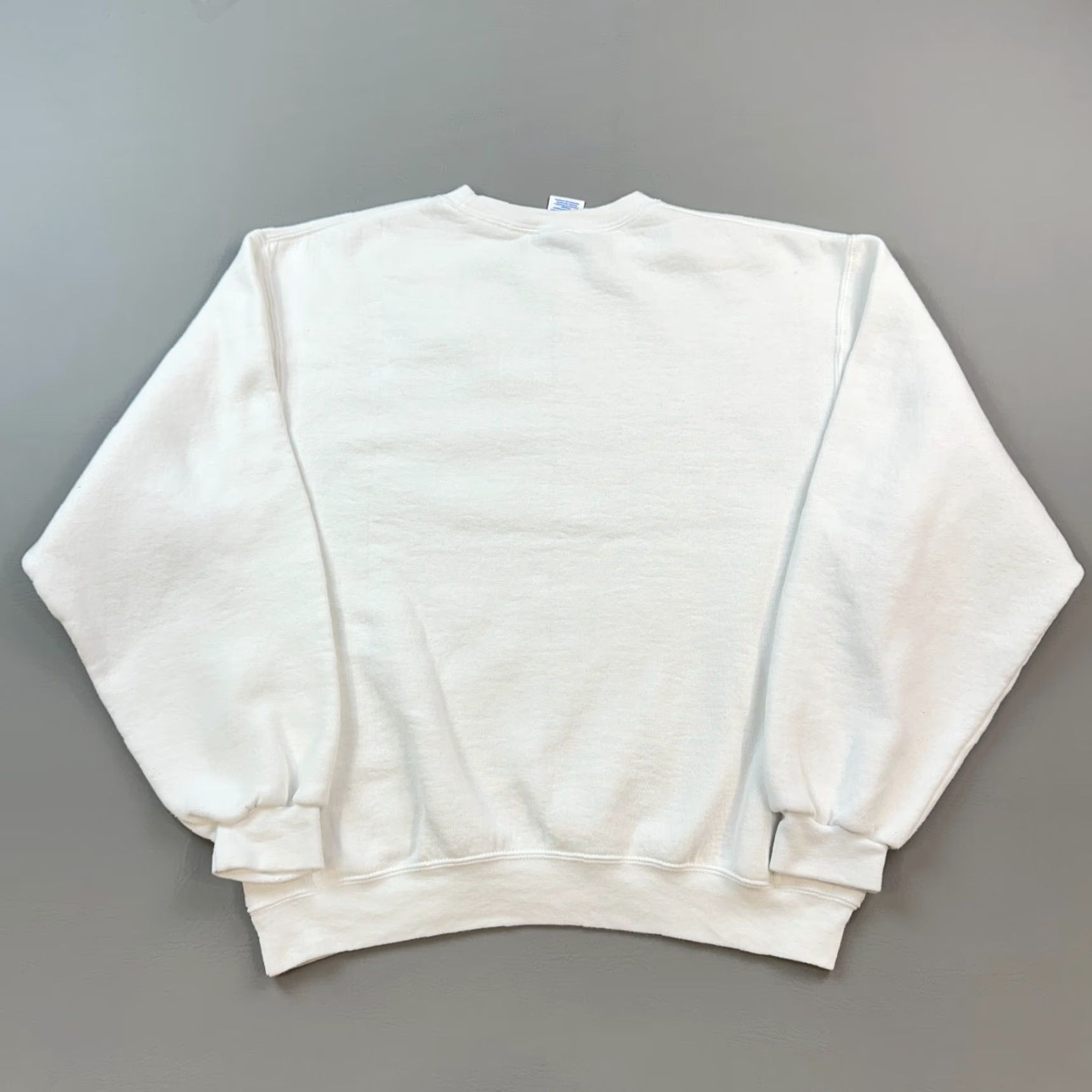Russell Athletic VINTAGE Russell Athletic Sweatshirt Mens Large White V Stitch Crewneck Pullover Y2K Size US L / EU 52-54 / 3 - 5 Thumbnail